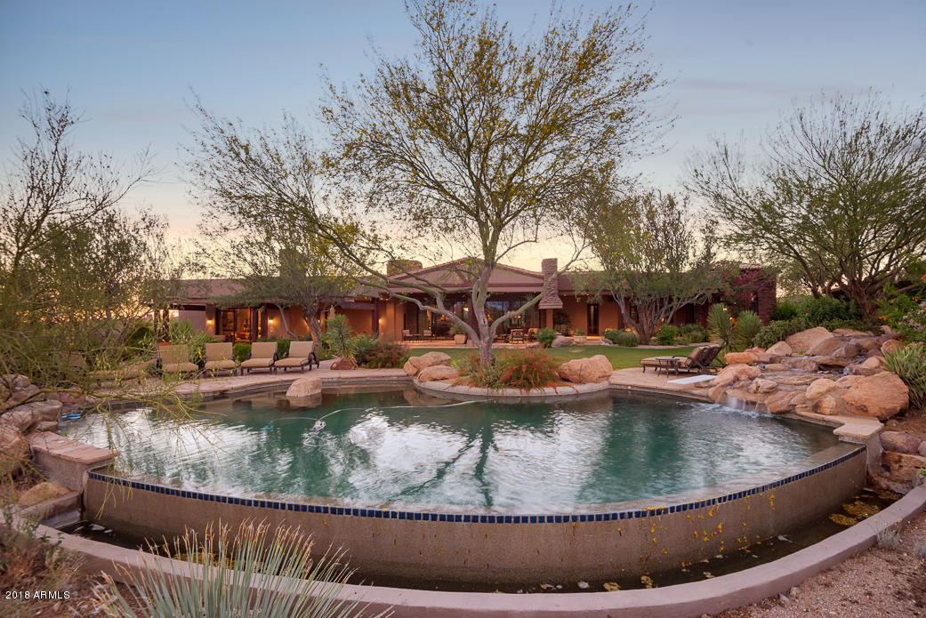 WHISPER ROCK - Residential