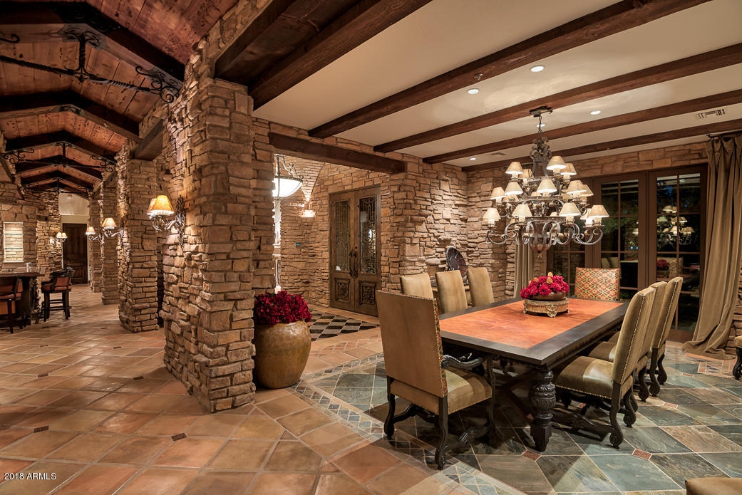 WHISPER ROCK - Residential