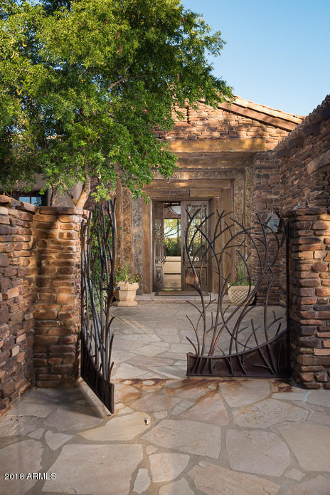 WHISPER ROCK - Residential