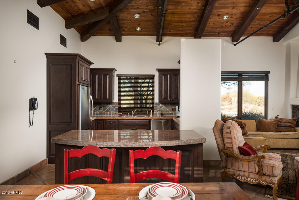 WHISPER ROCK - Residential