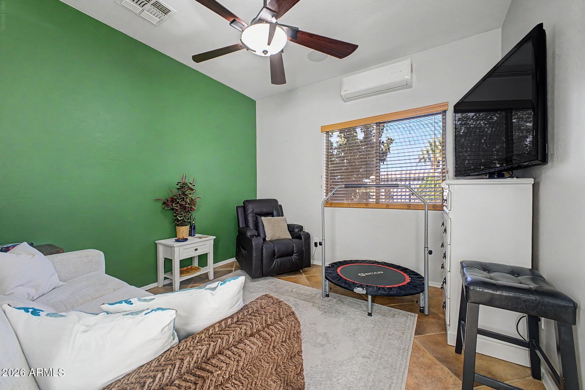 QUEENLAND MANOR - Residential