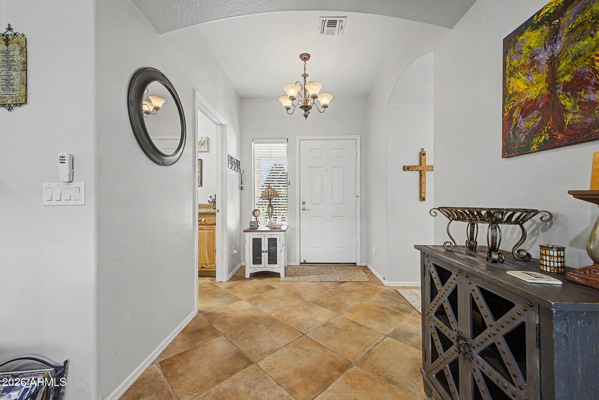 QUEENLAND MANOR - Residential