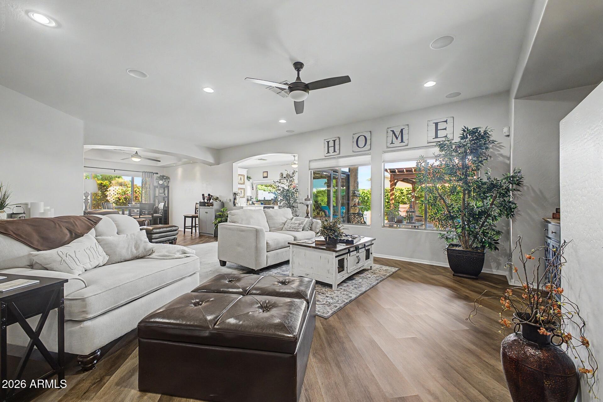 QUEENLAND MANOR - Residential