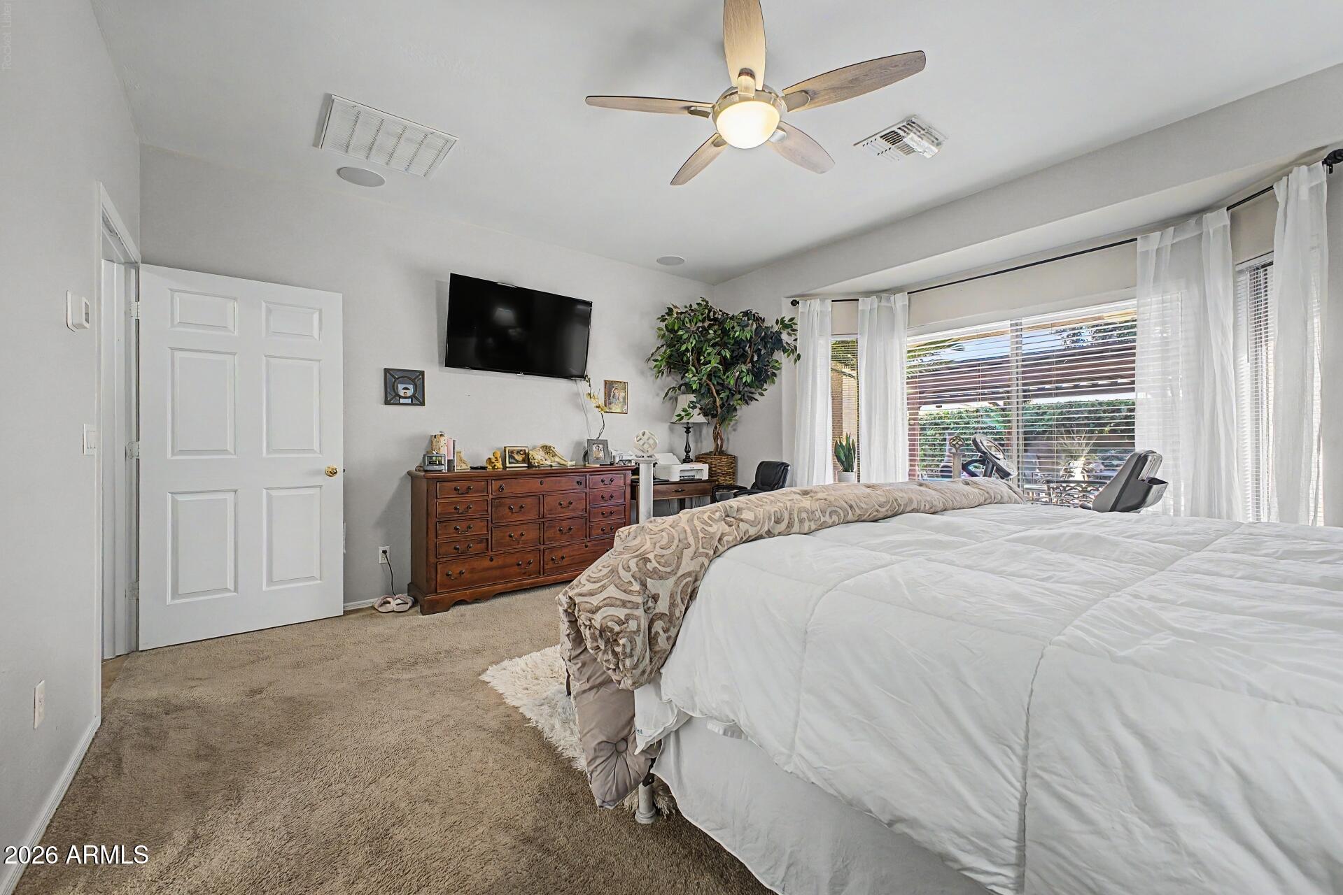 QUEENLAND MANOR - Residential