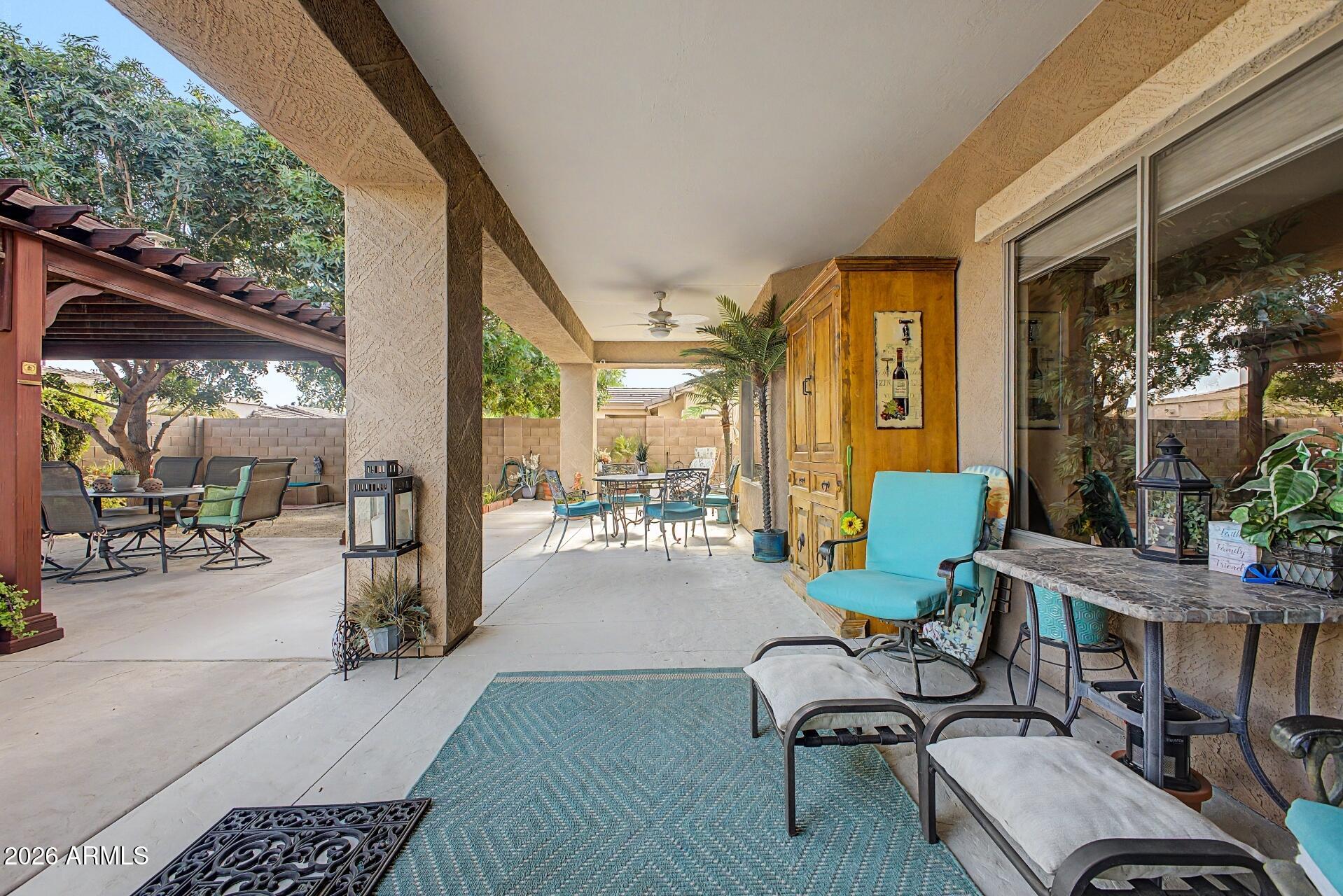 QUEENLAND MANOR - Residential