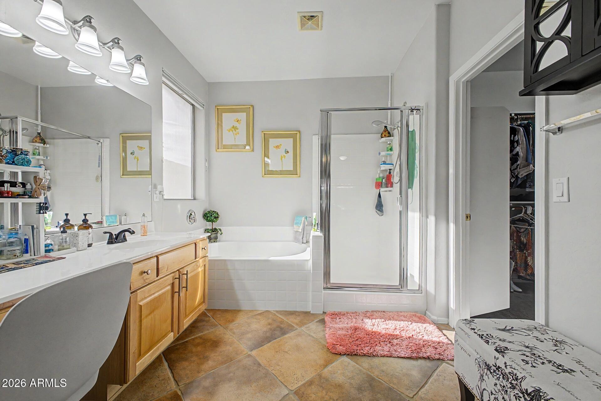 QUEENLAND MANOR - Residential