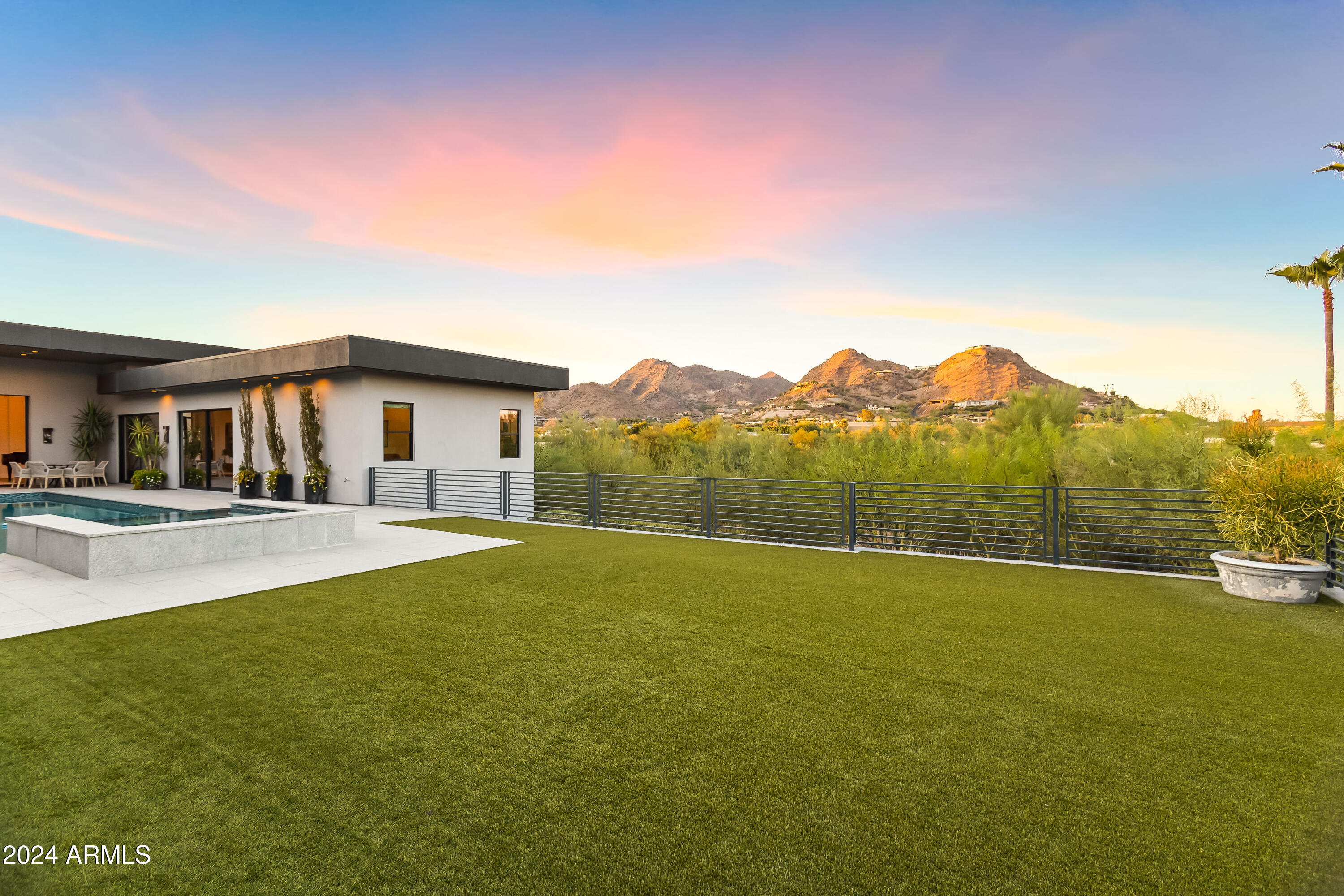 LINCOLN RIDGE - Residential