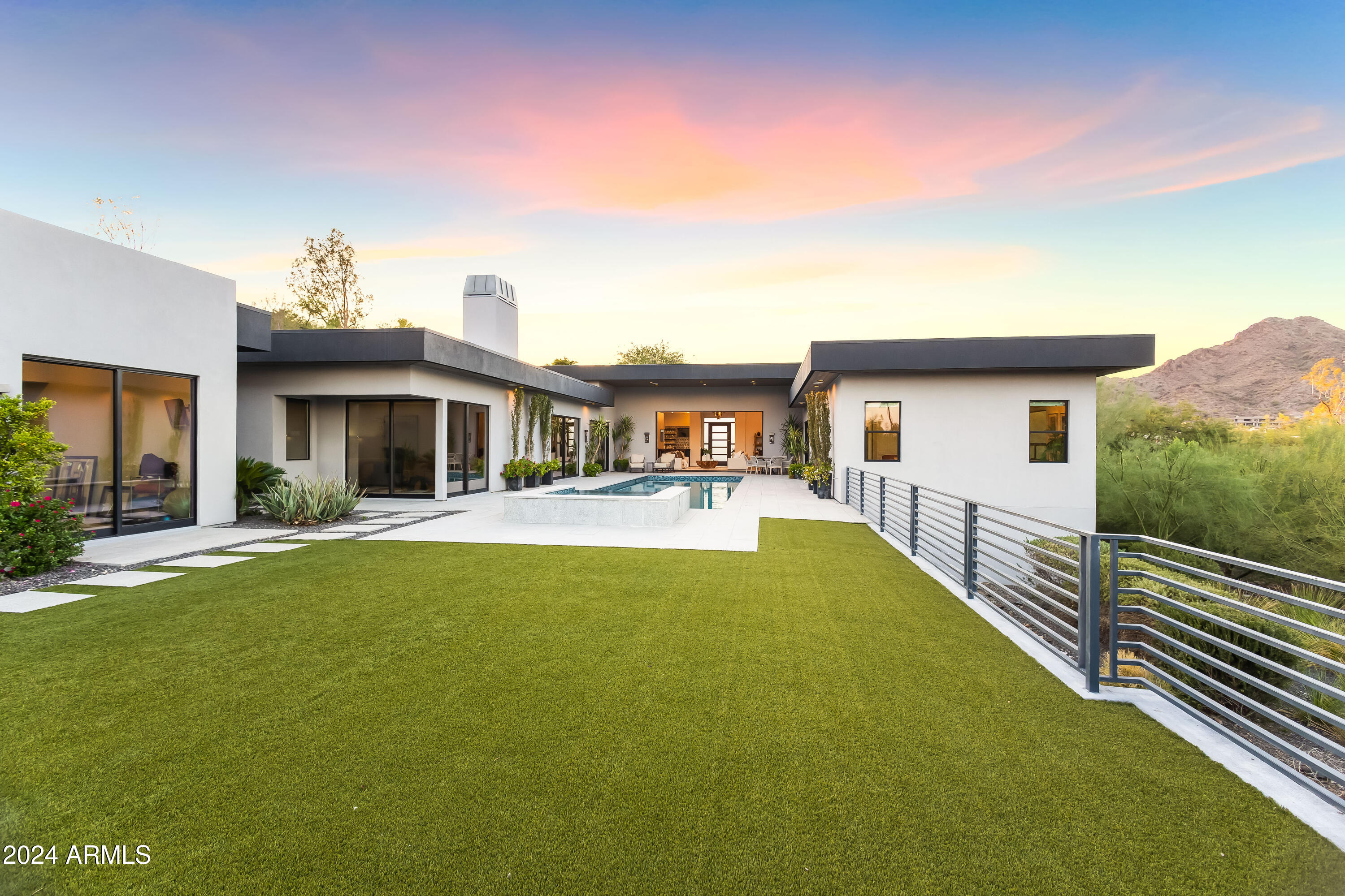 LINCOLN RIDGE - Residential