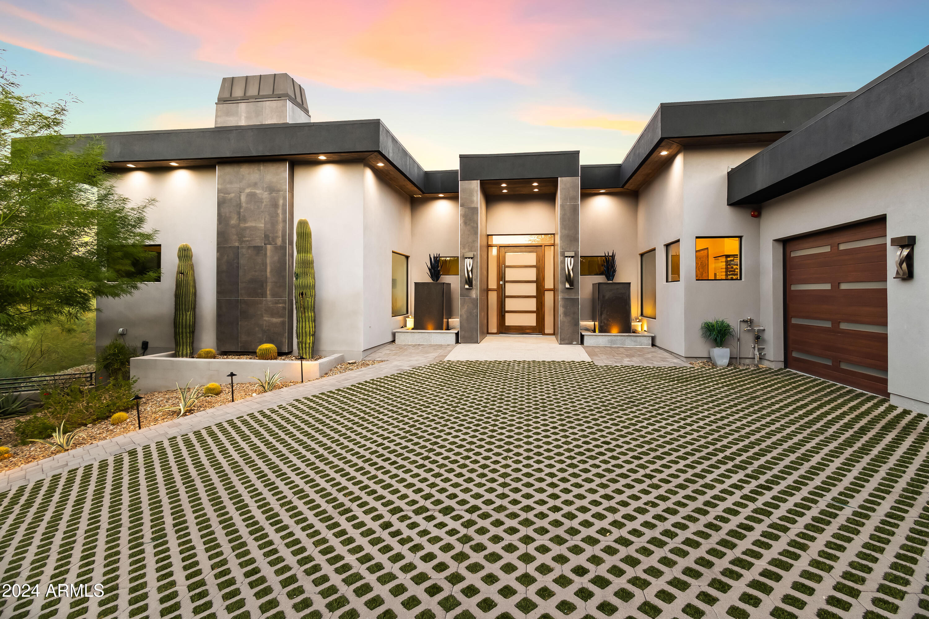 LINCOLN RIDGE - Residential
