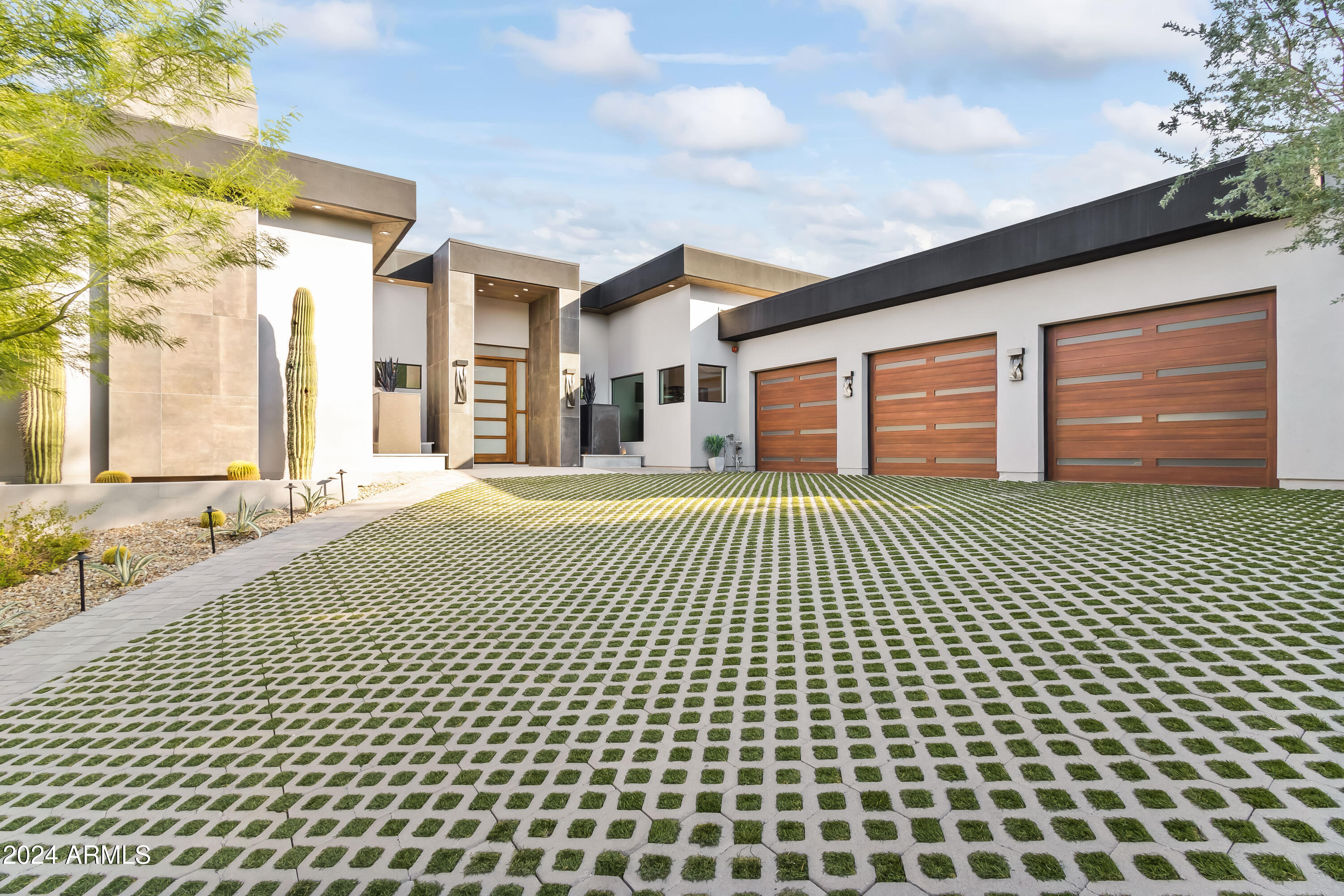 LINCOLN RIDGE - Residential