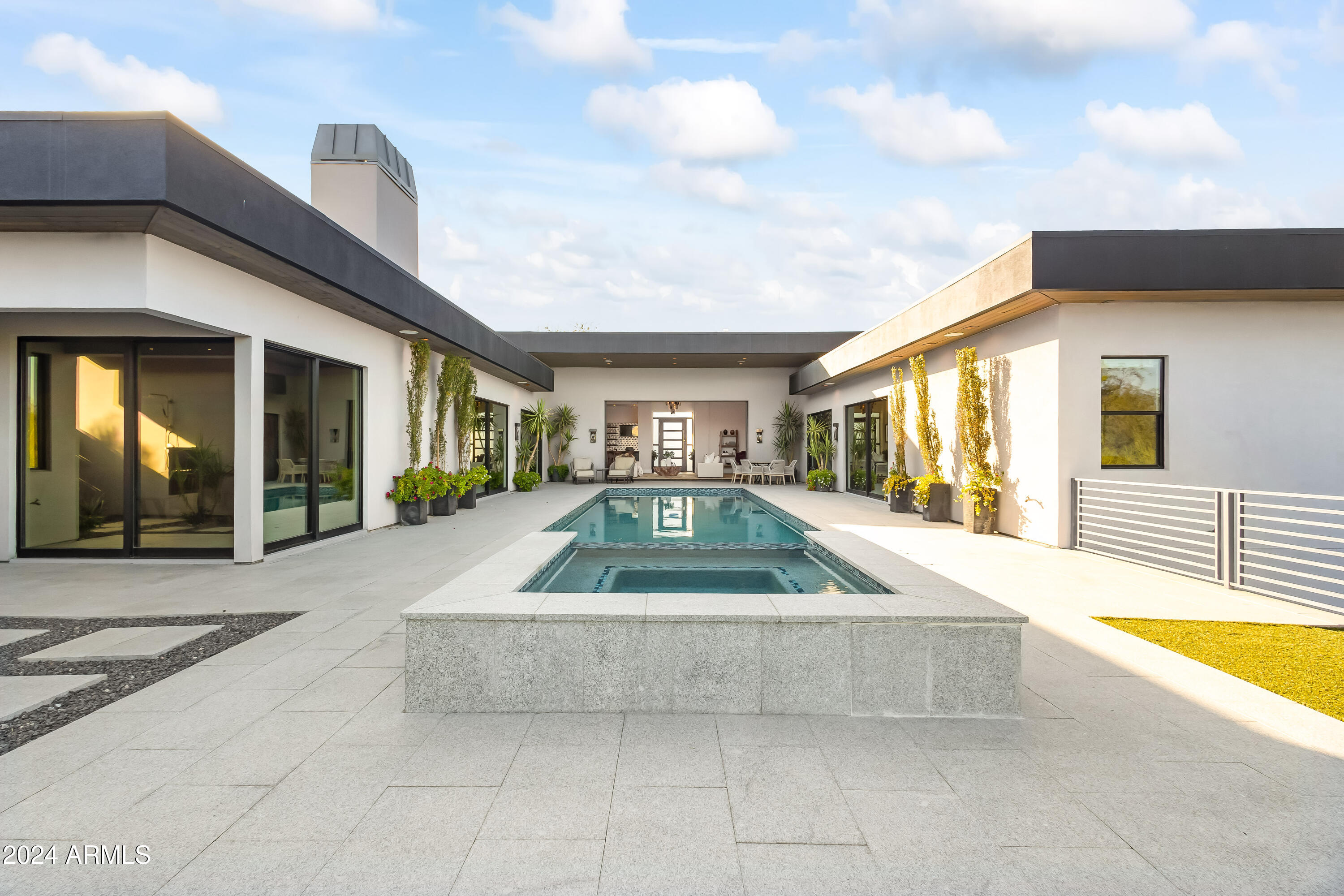 LINCOLN RIDGE - Residential