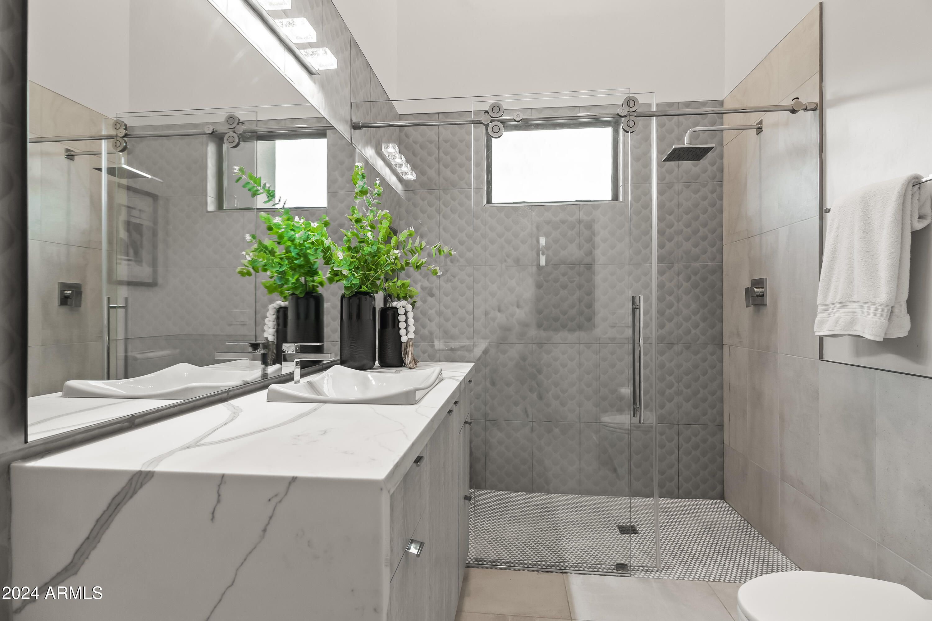 LINCOLN RIDGE - Residential
