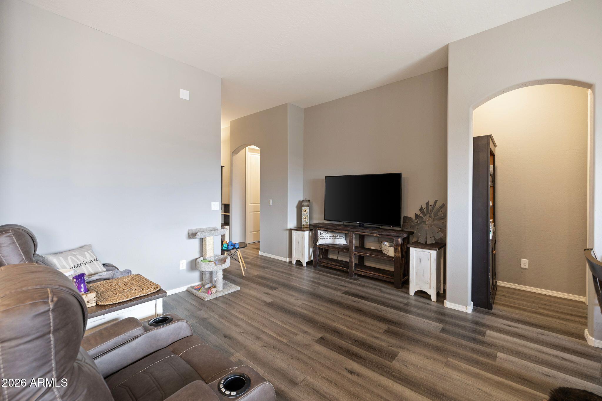 GRANVILLE 11 - Residential