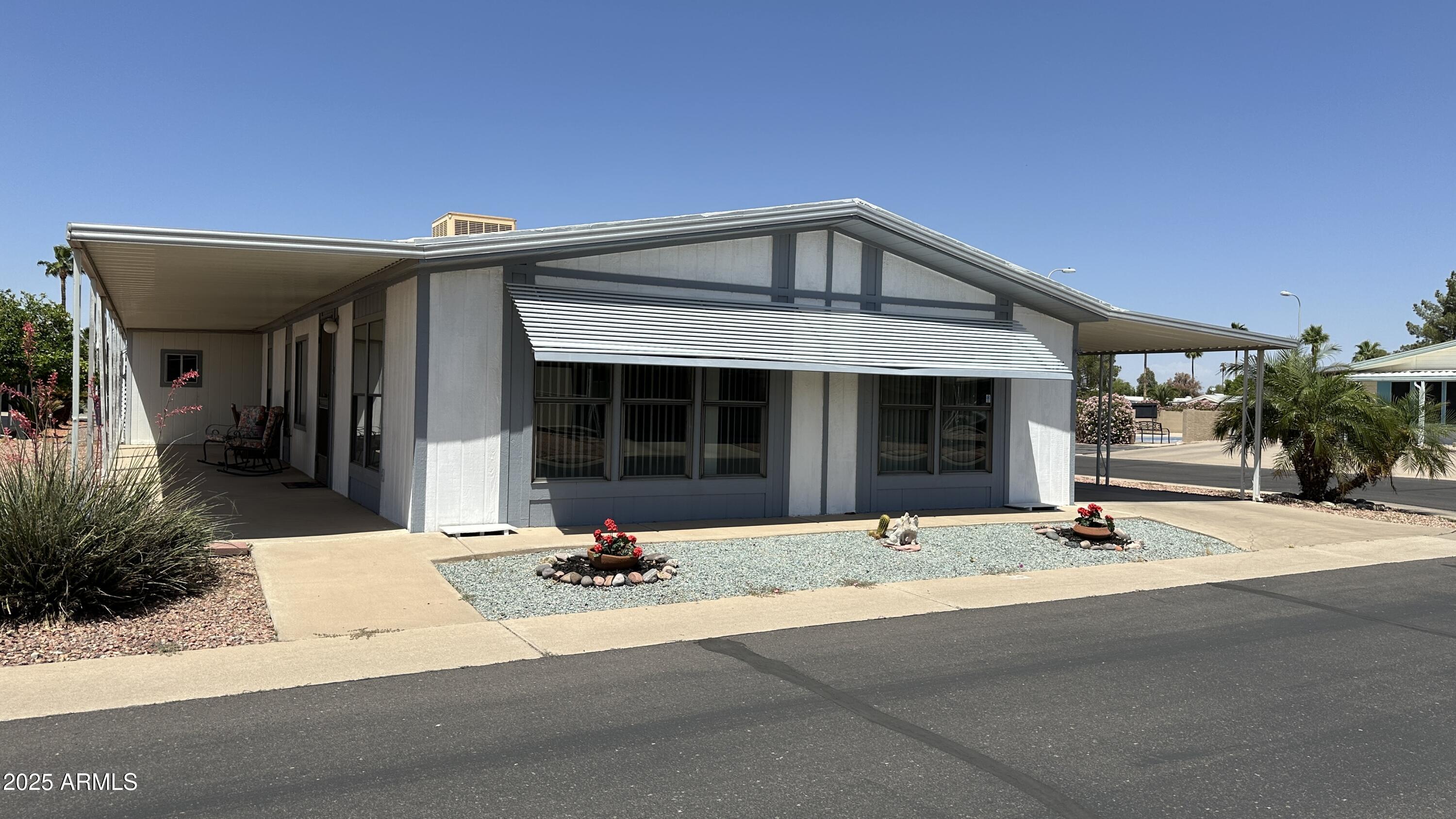 Pueblo Manor - Residential