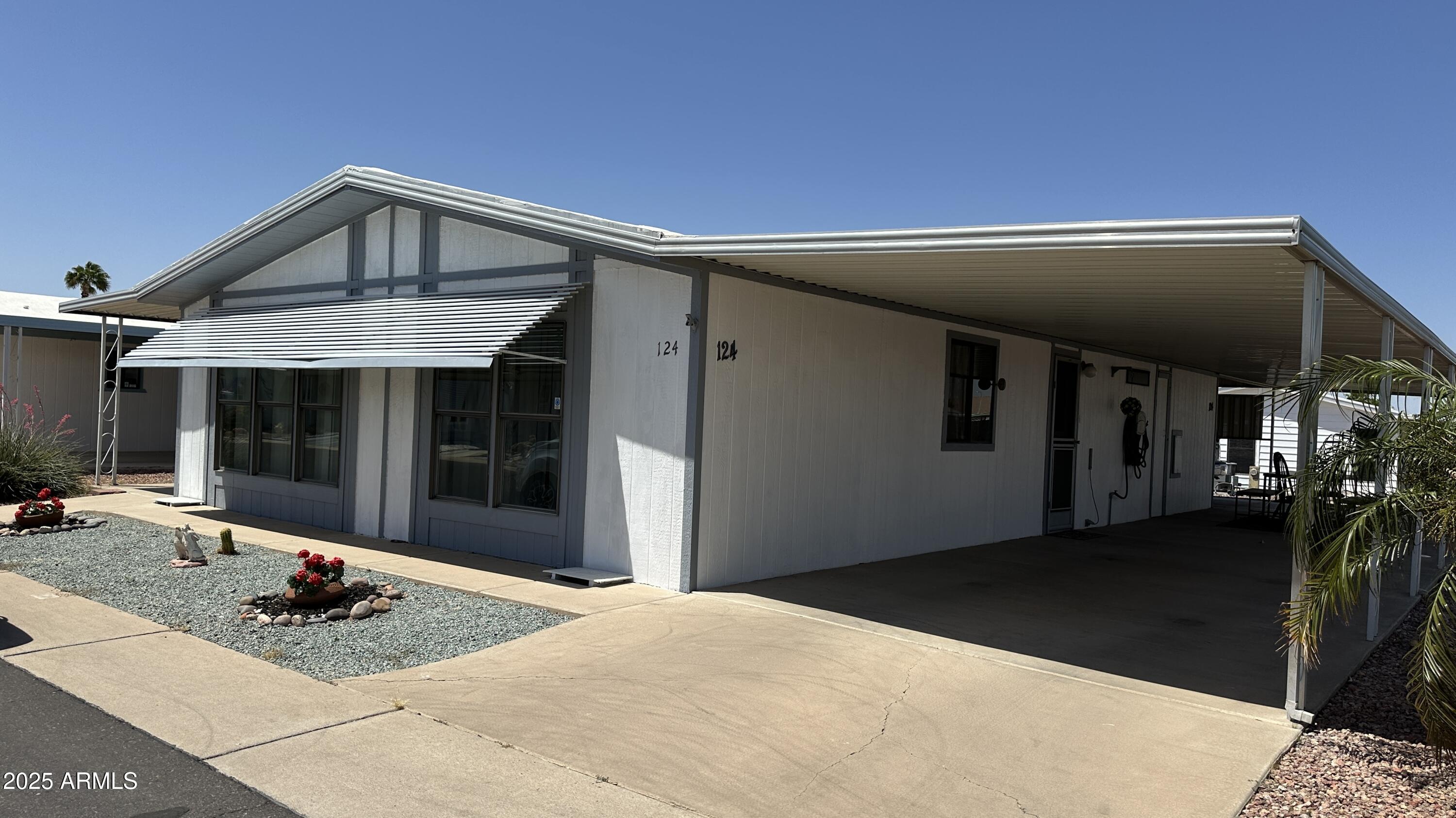 Pueblo Manor - Residential