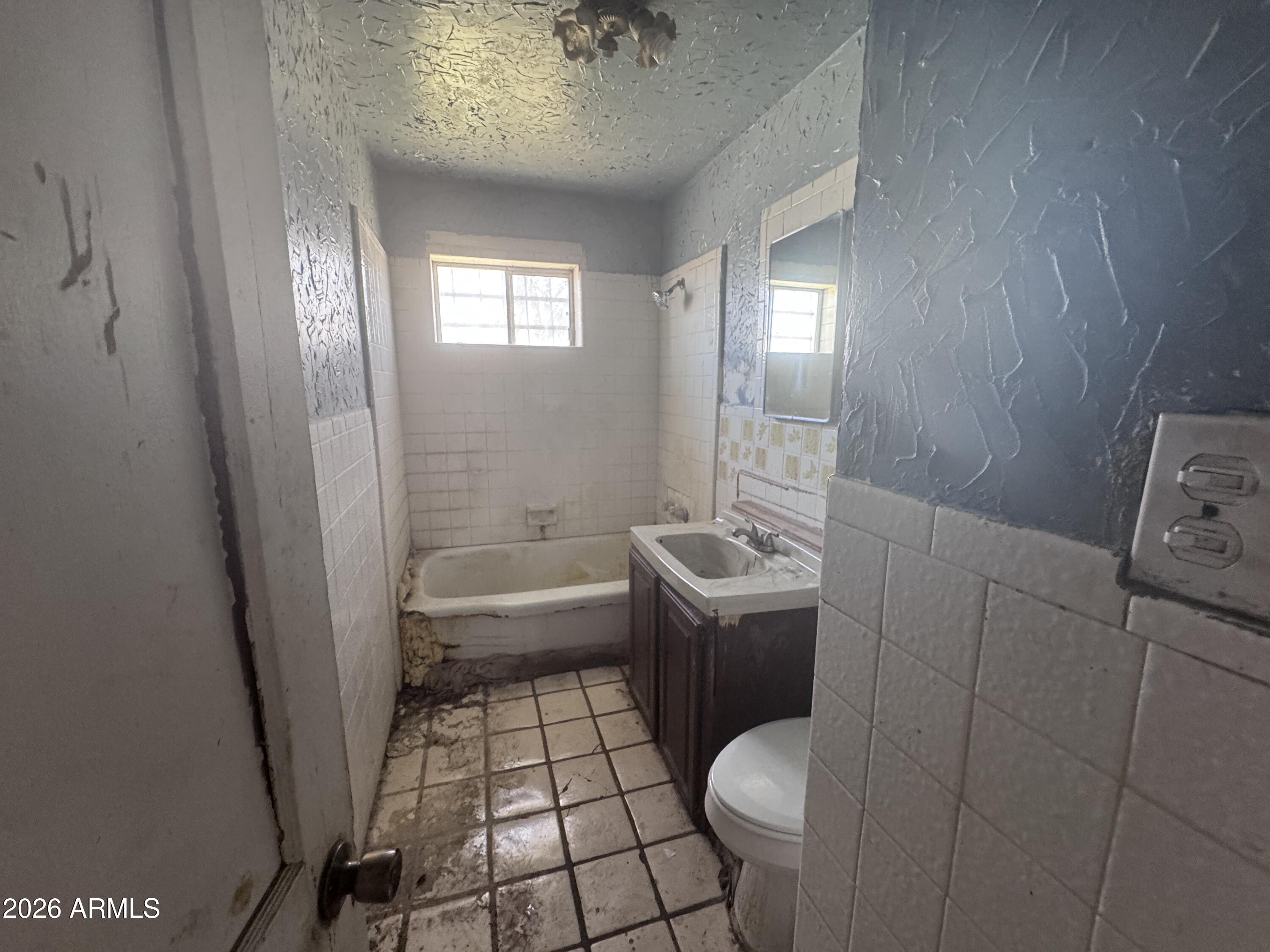 CLINT THOMAS HOMES - Residential