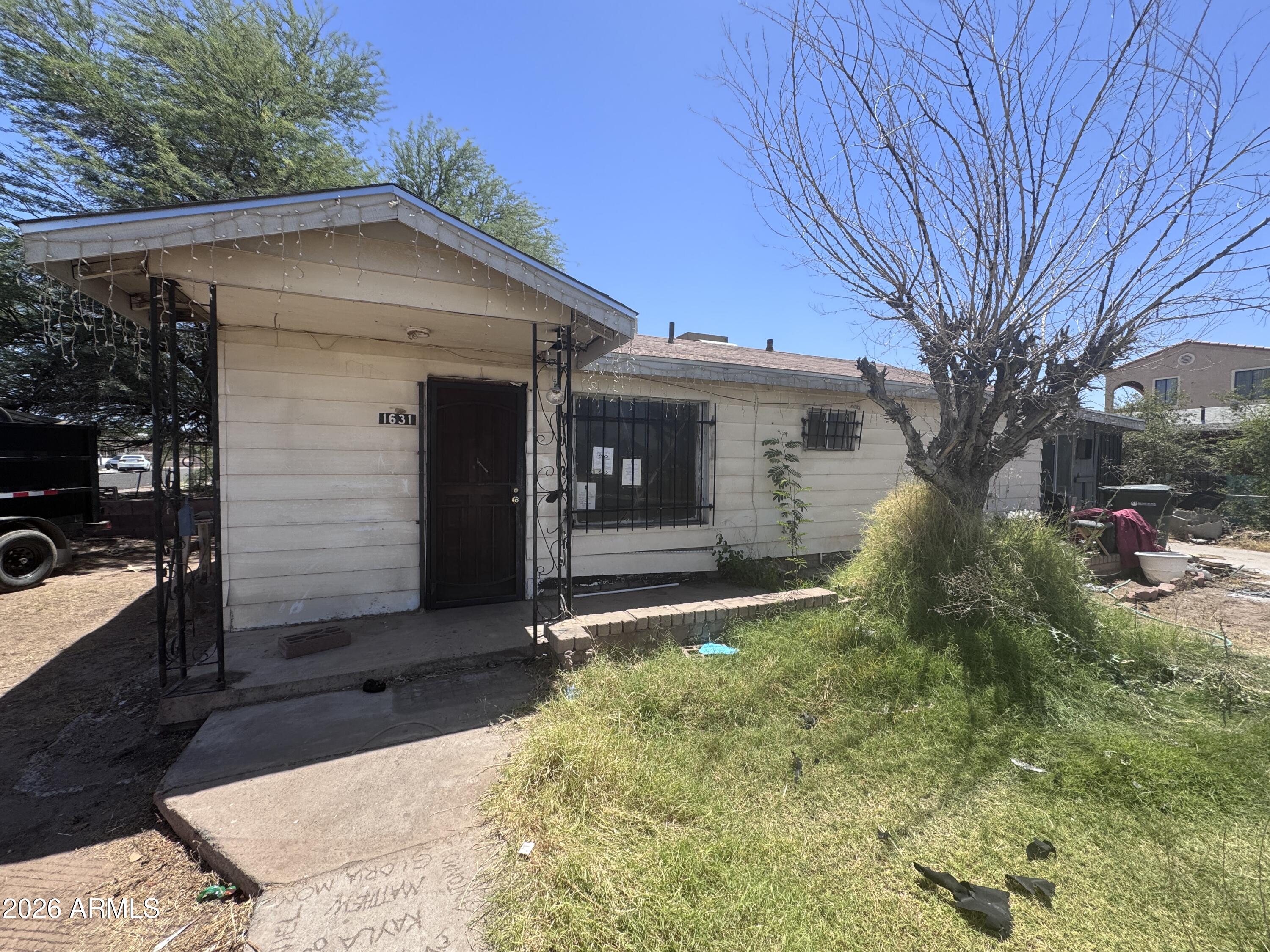 CLINT THOMAS HOMES - Residential