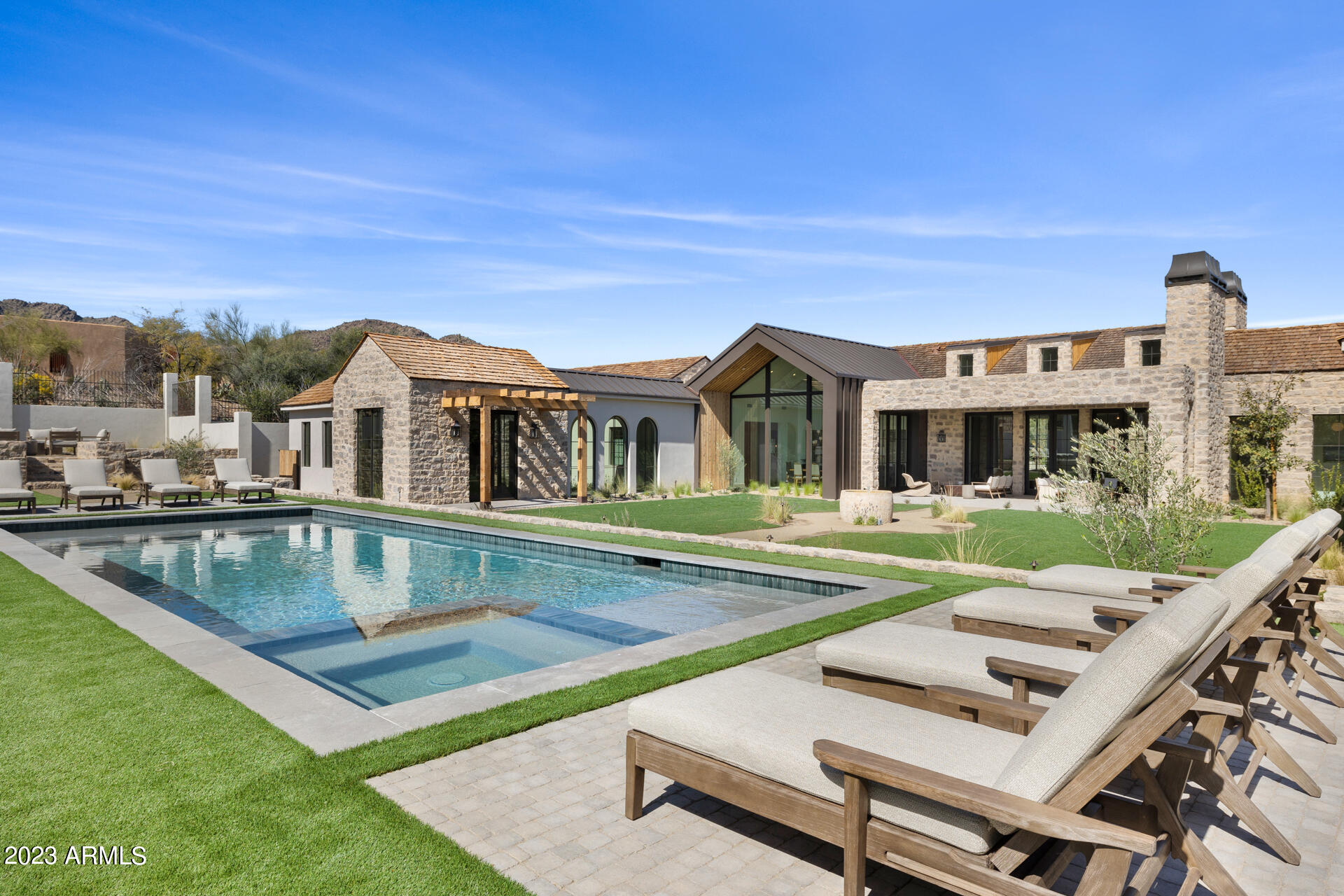 HUMMINGBIRD VISTA - Residential