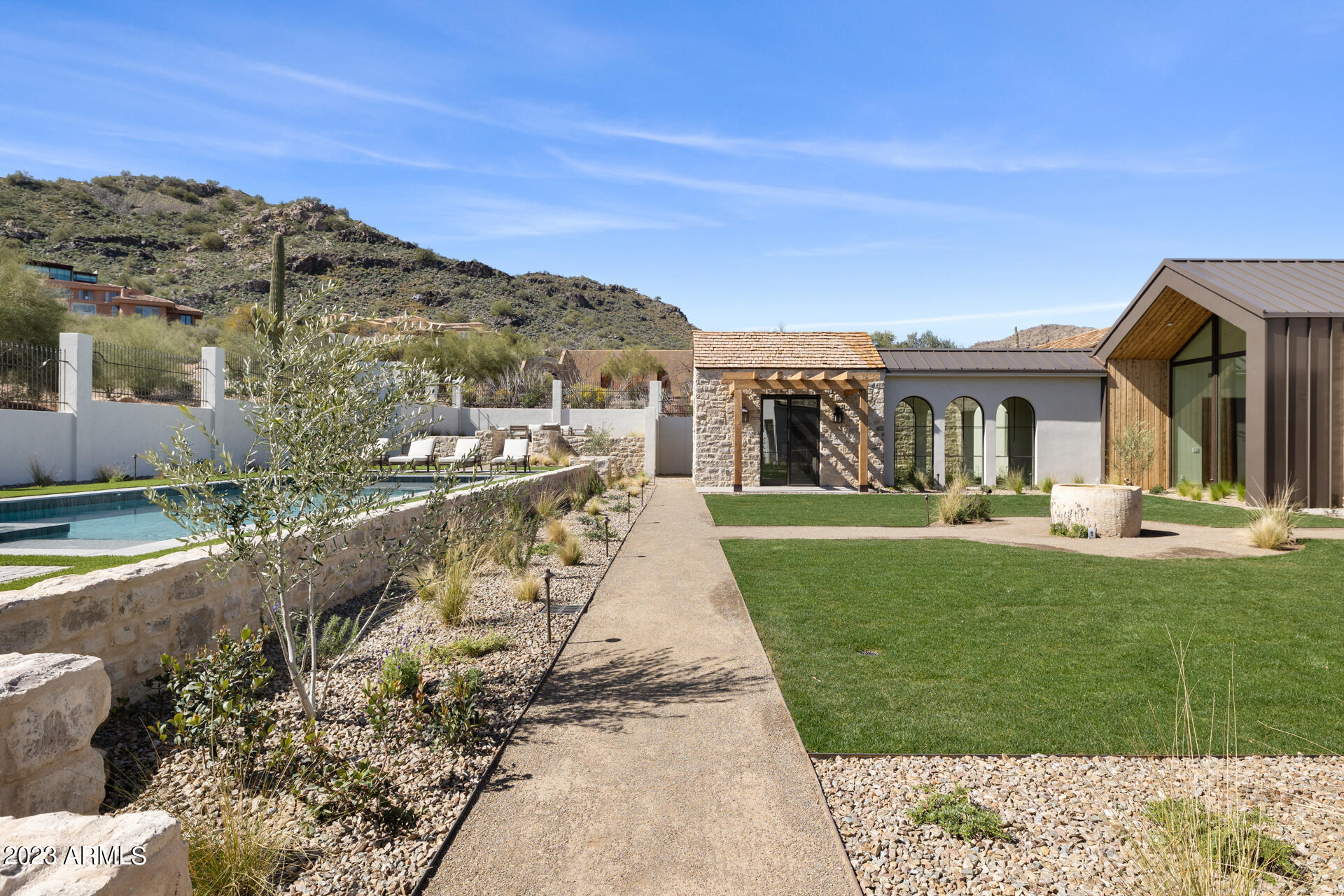 HUMMINGBIRD VISTA - Residential
