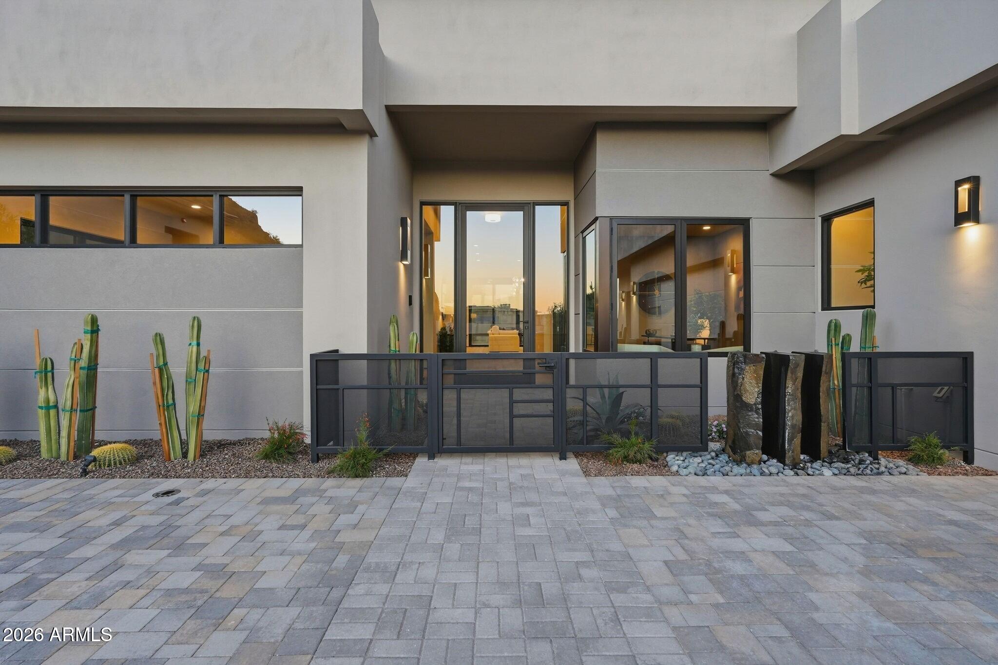 PHOENICIAN - Residential