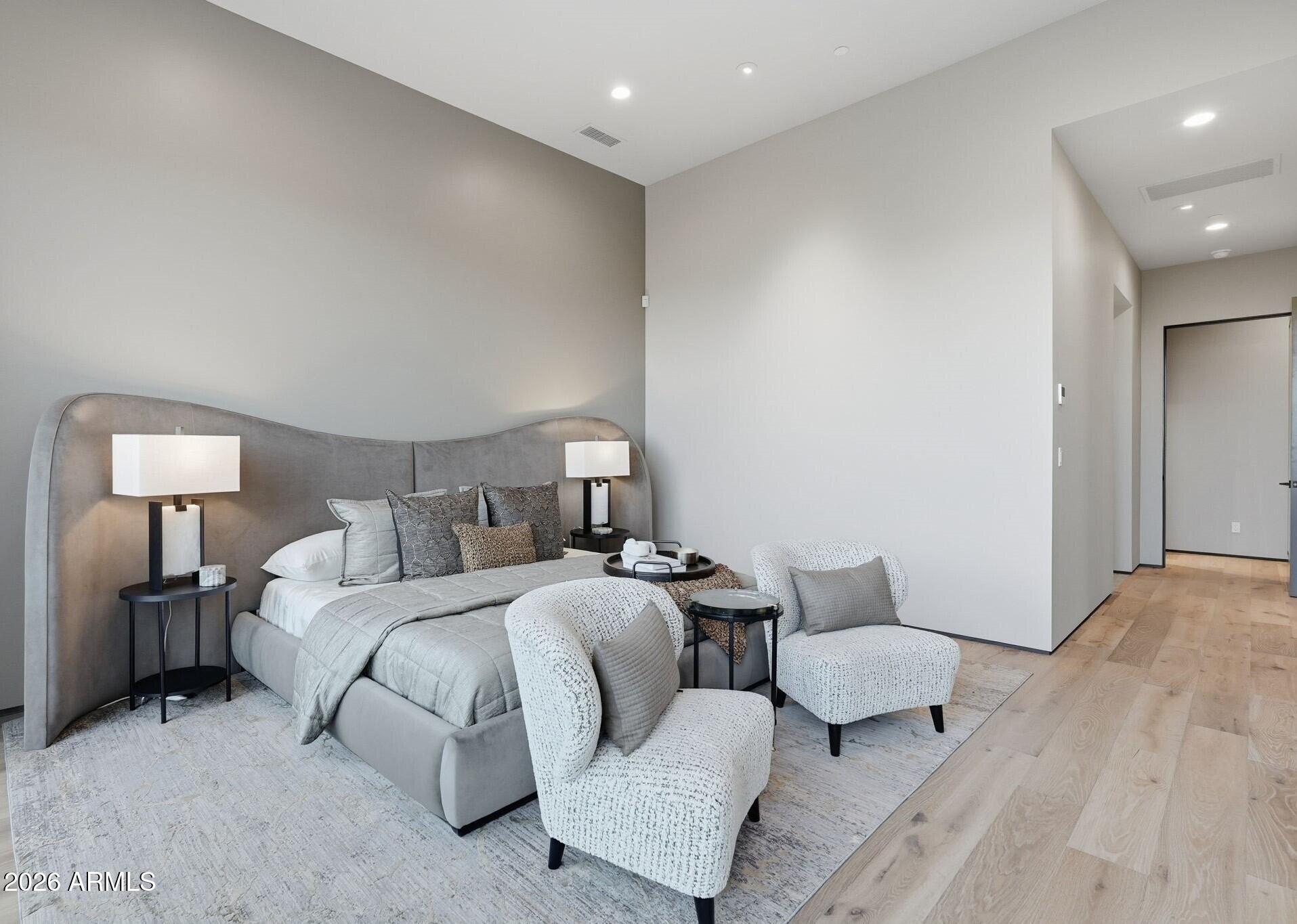 PHOENICIAN - Residential
