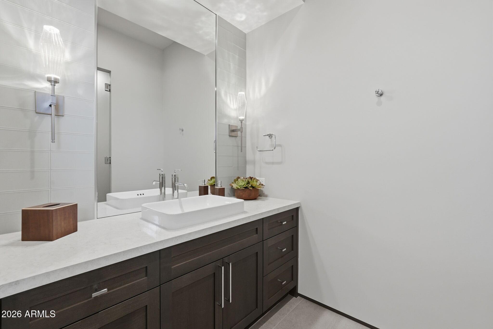 PHOENICIAN - Residential