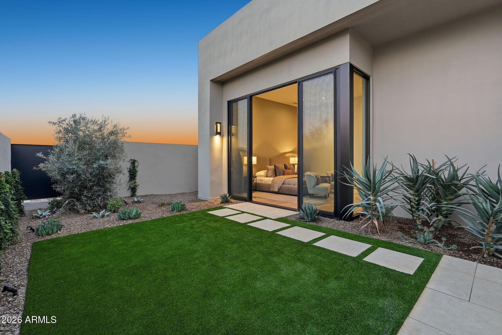 PHOENICIAN - Residential