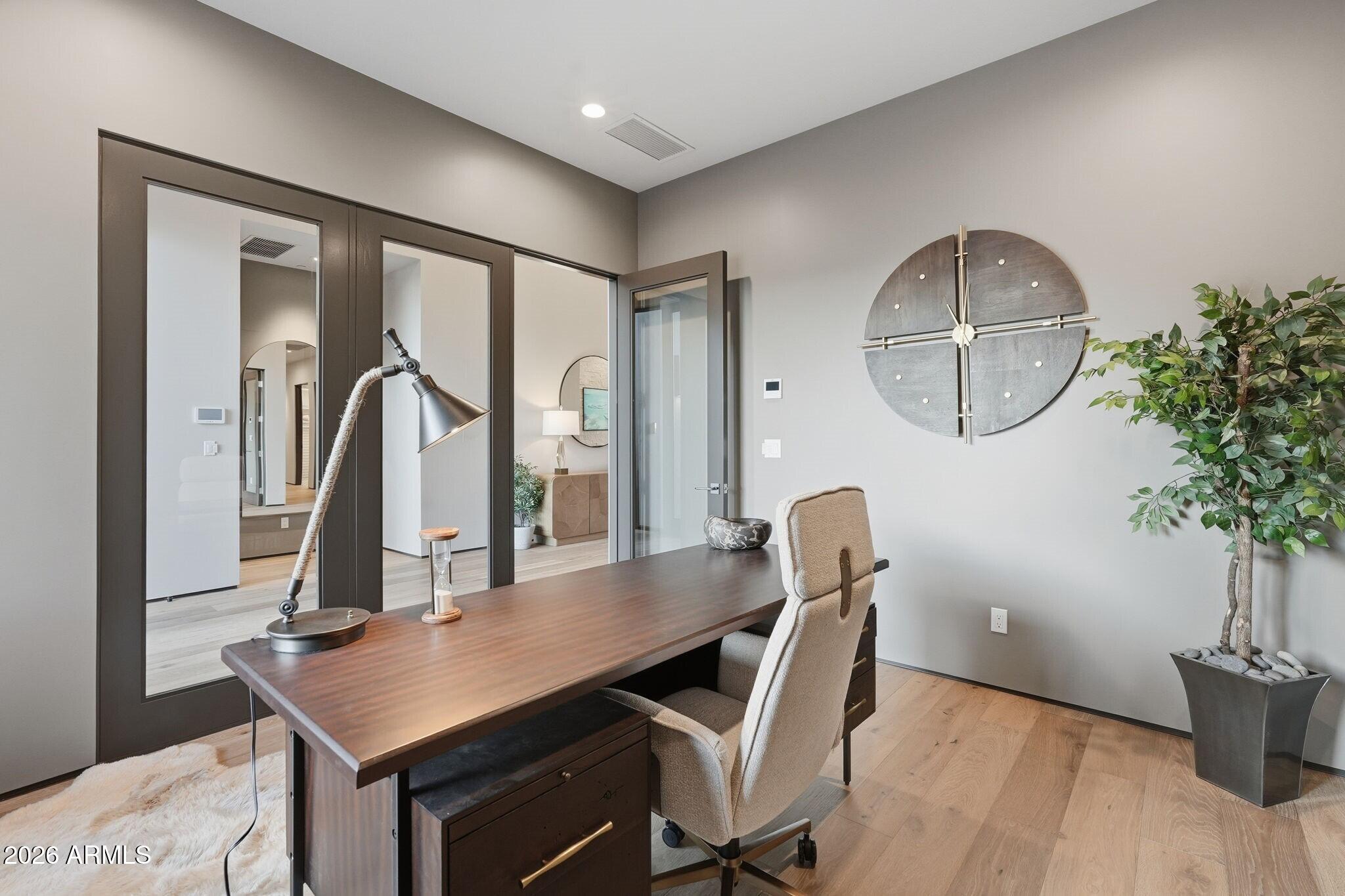 PHOENICIAN - Residential