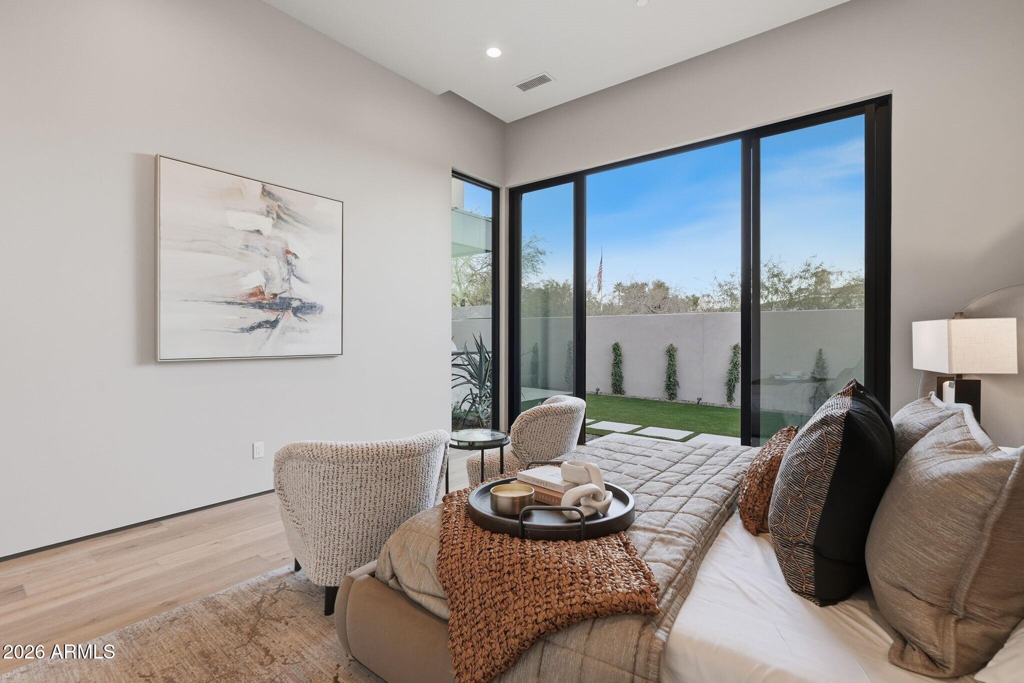 PHOENICIAN - Residential