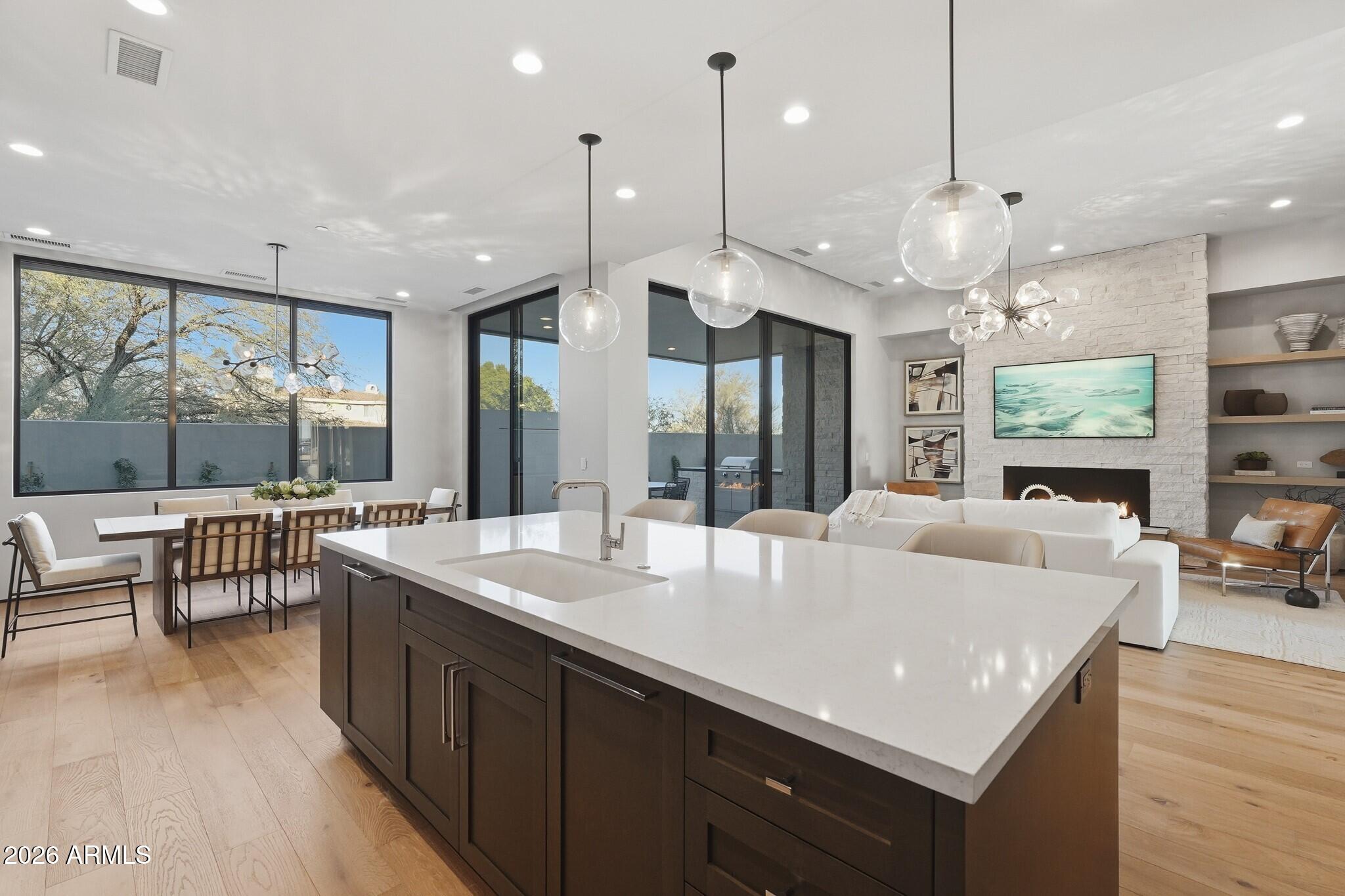 PHOENICIAN - Residential