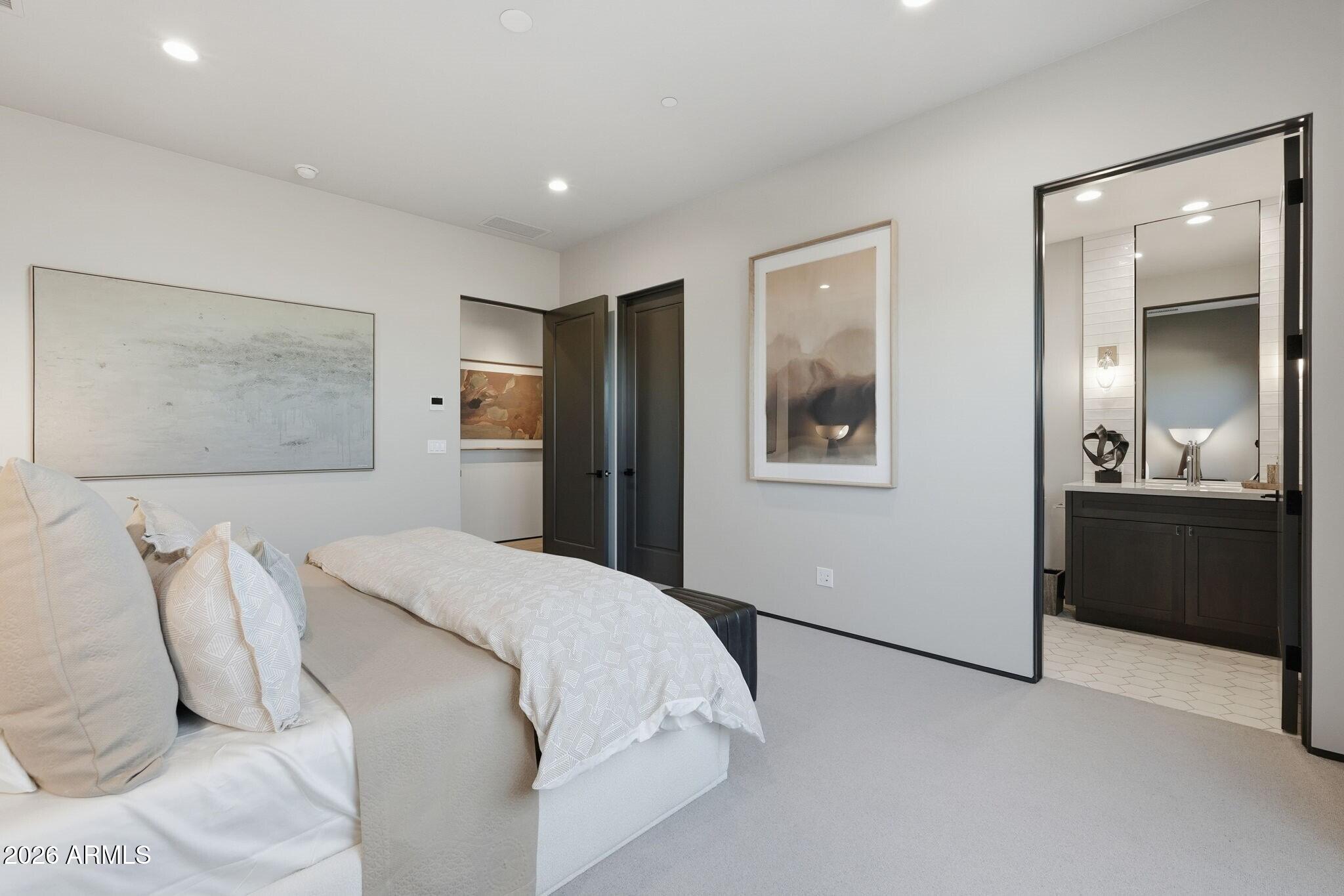 PHOENICIAN - Residential