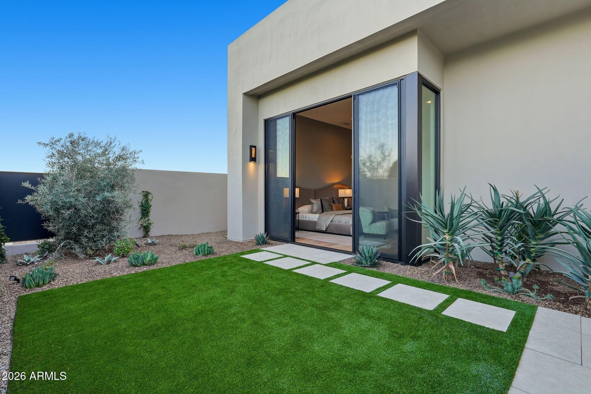 PHOENICIAN - Residential