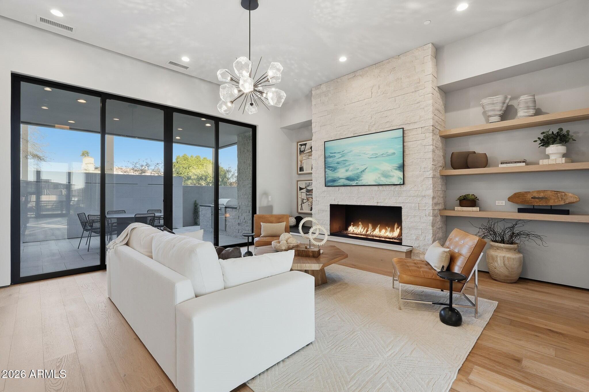PHOENICIAN - Residential