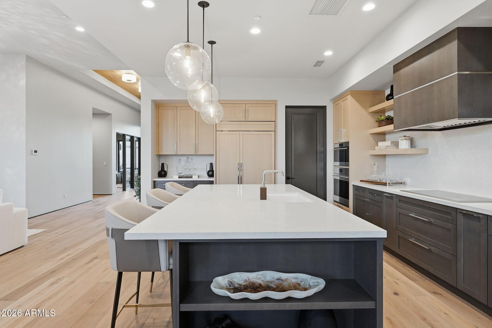 PHOENICIAN - Residential