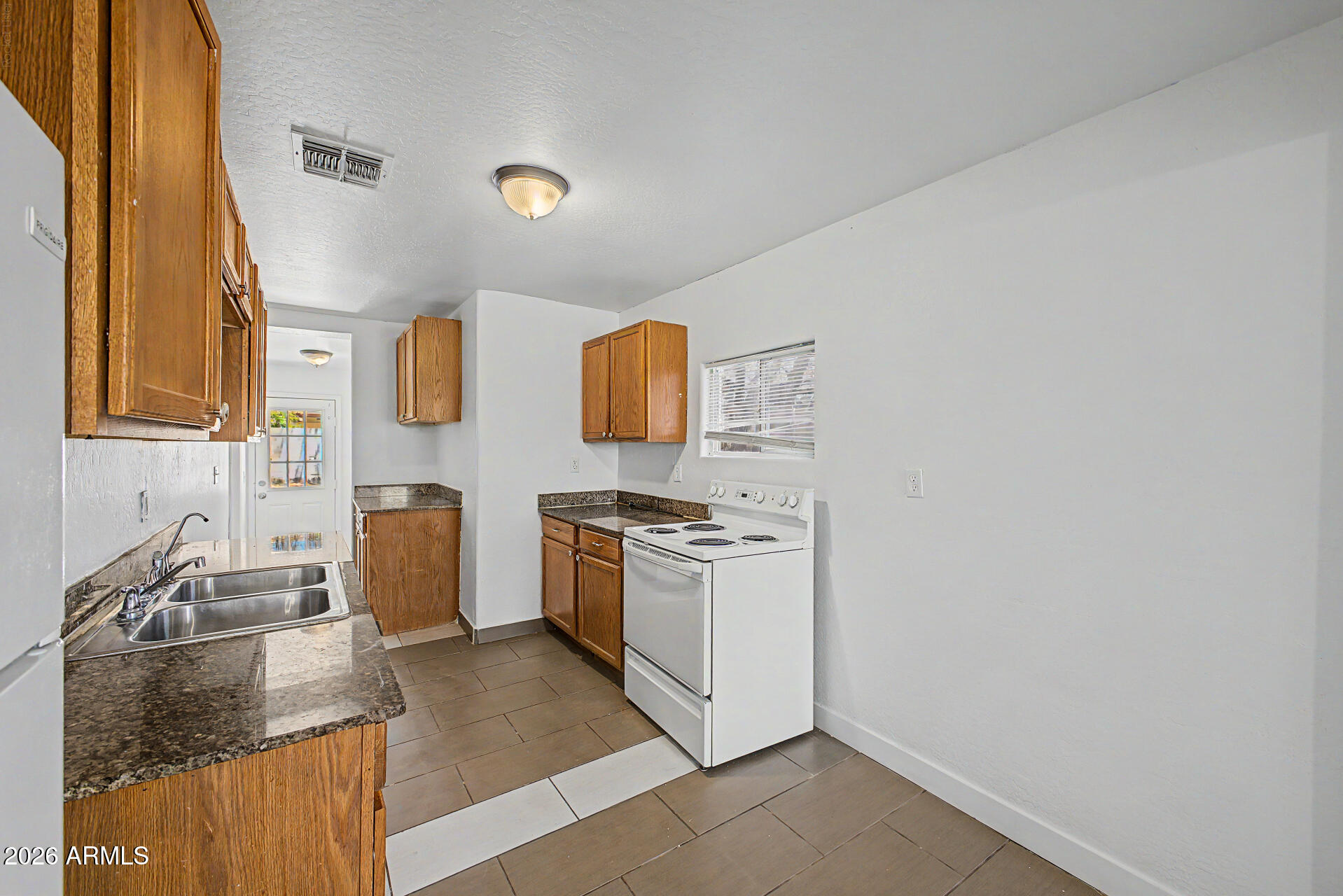 MAYWOOD - Residential