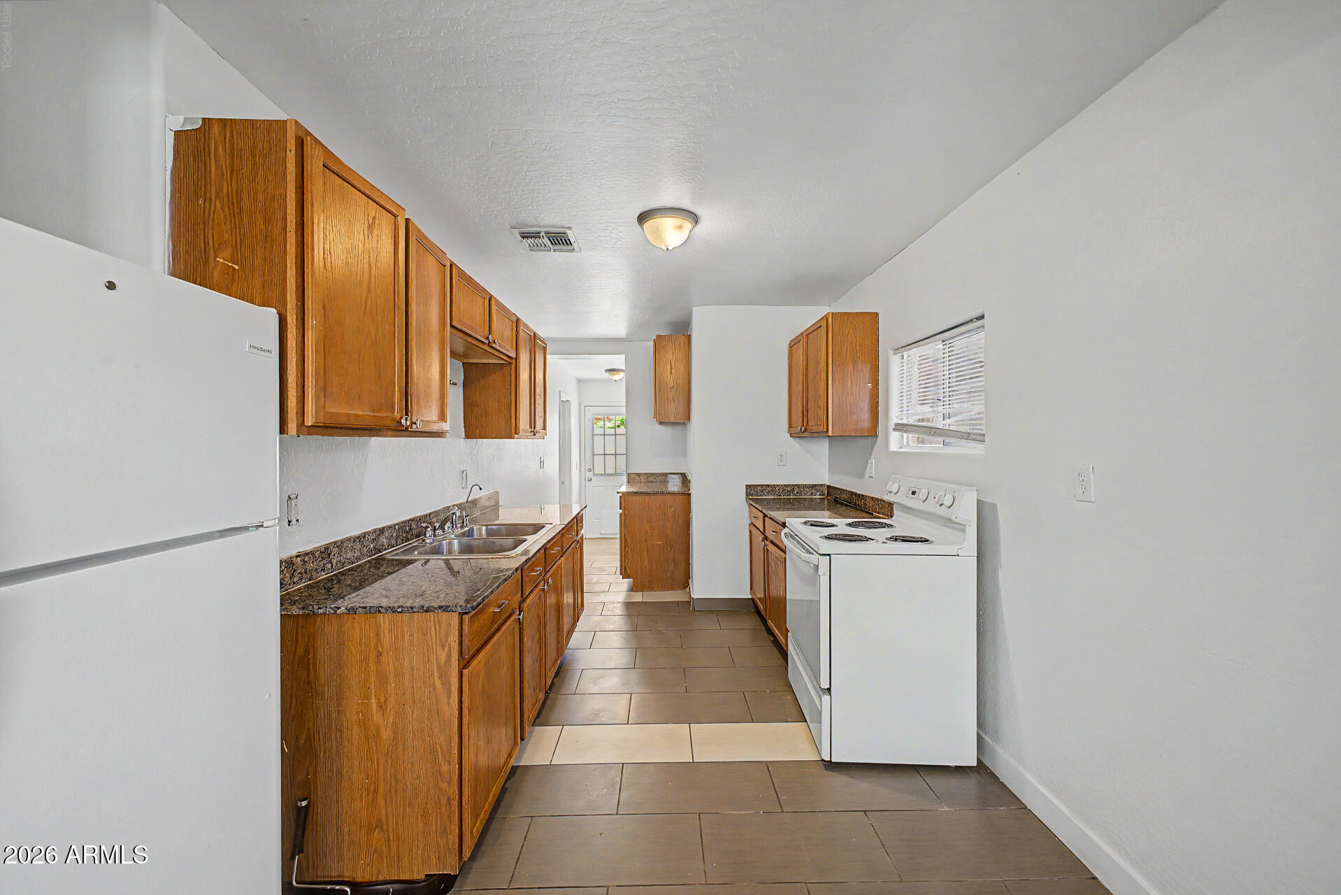 MAYWOOD - Residential