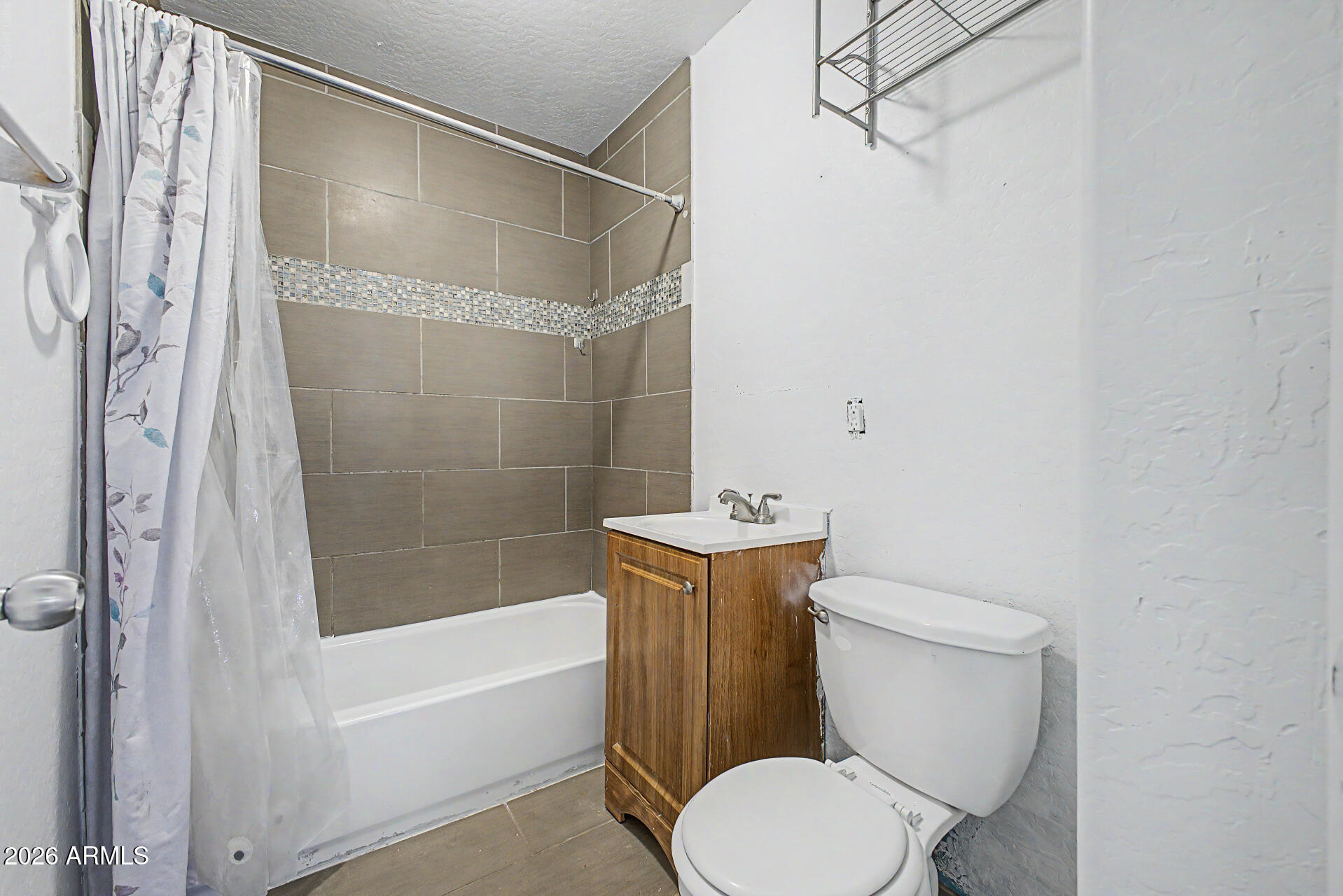 MAYWOOD - Residential