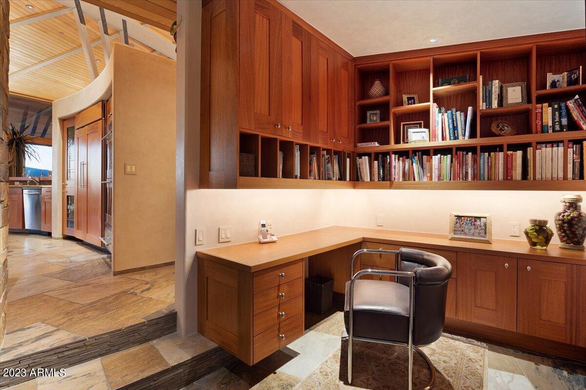DESERT MOUNTAIN PHASE 2 UNIT 18 - Residential