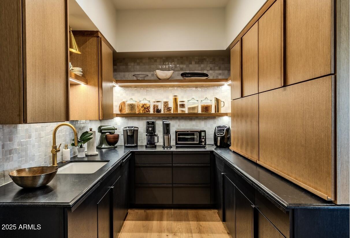 SUNBURST FARMS EAST - Residential