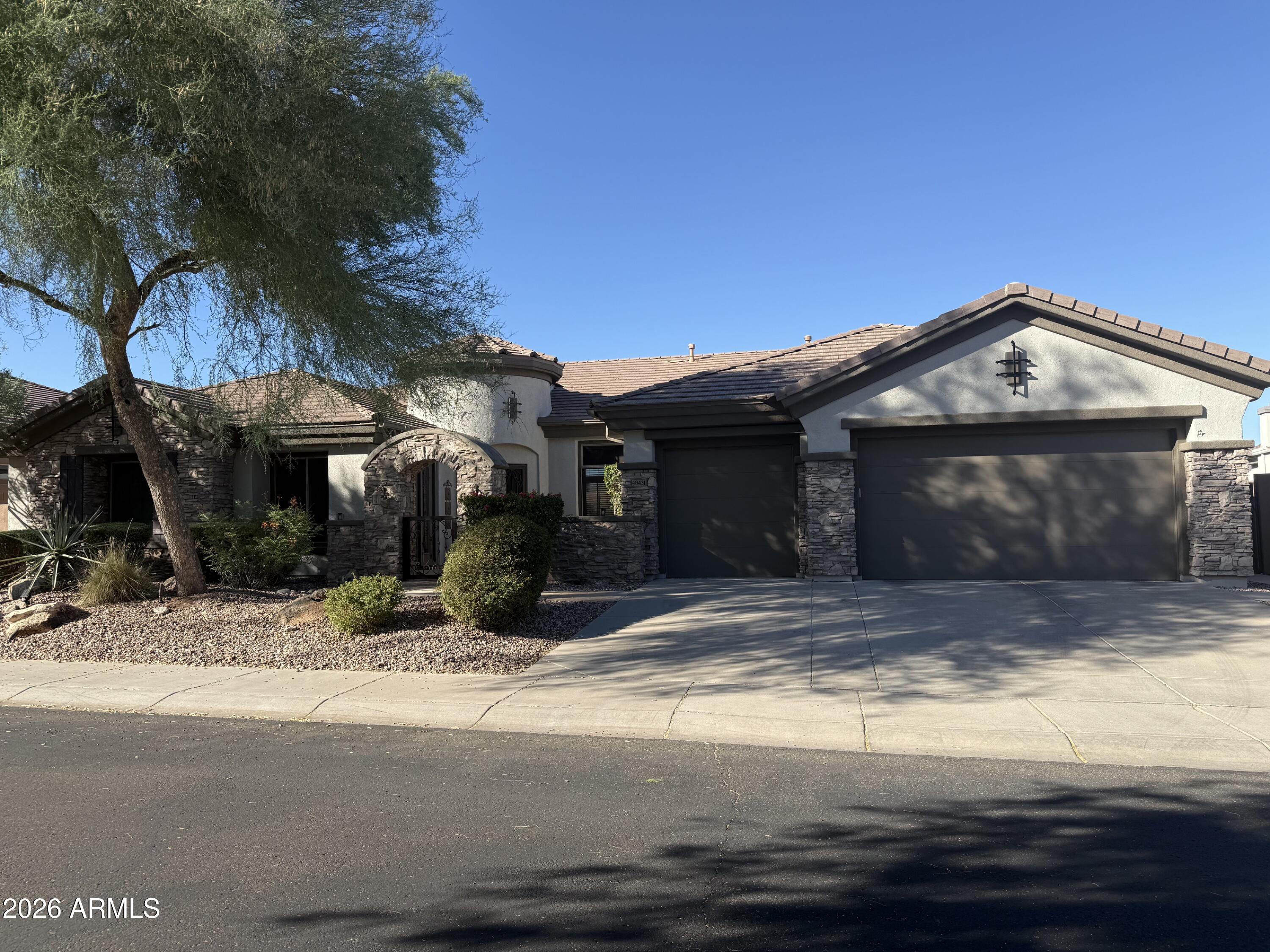 ANTHEM COUNTRY CLUB - Residential