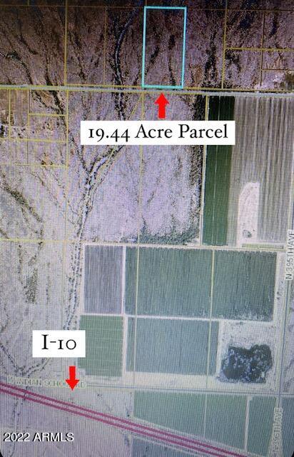 Nice usable flat lot perfect for building you r dream home or holding for subdividing to smaller lot sizes. Tonopah is the next big growth area outside of Buckeye. Great for an investment!