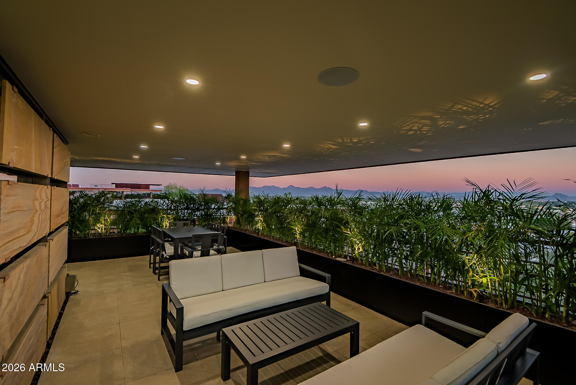 OPTIMA CAMELVIEW VILLAGE - Residential