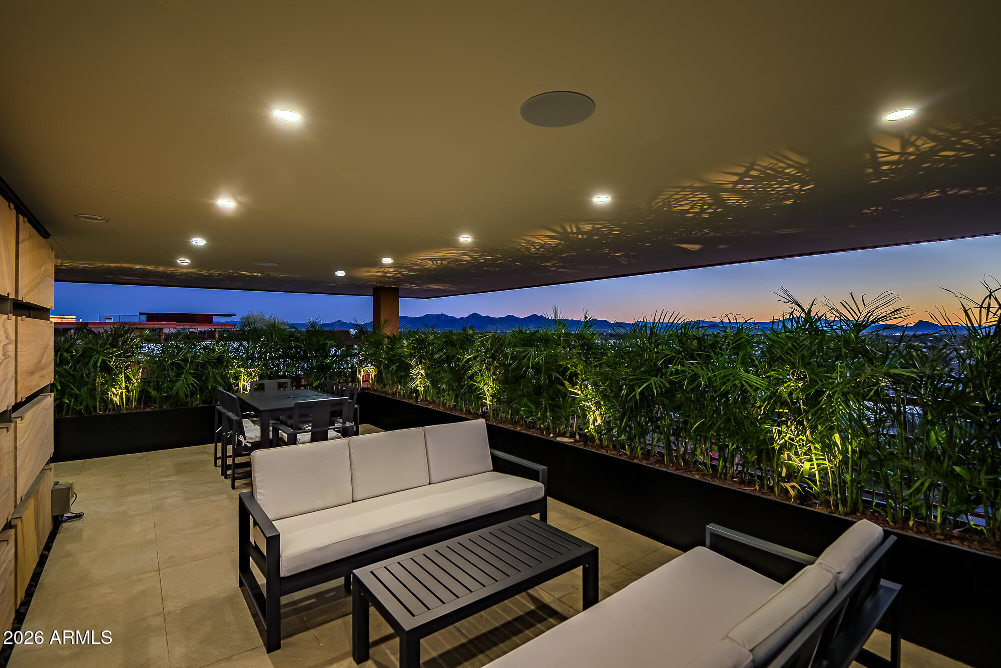 OPTIMA CAMELVIEW VILLAGE - Residential