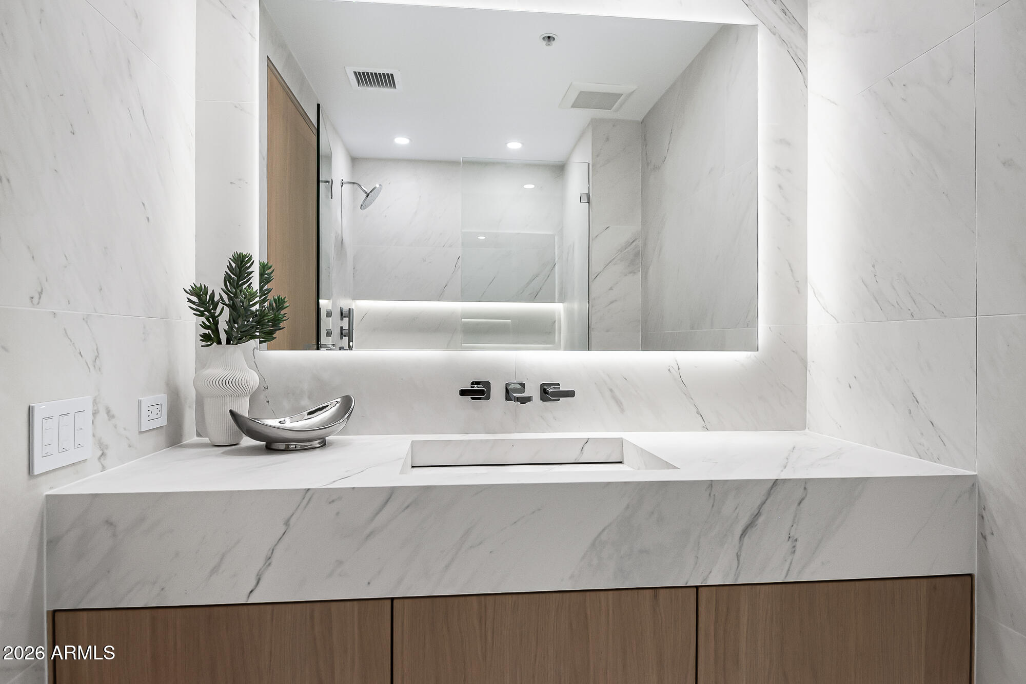 OPTIMA CAMELVIEW VILLAGE - Residential