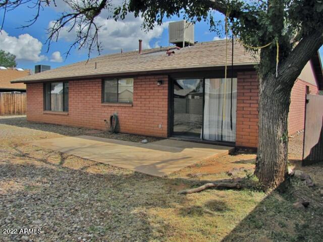 QUAIL HOLLOW - Residential Lease