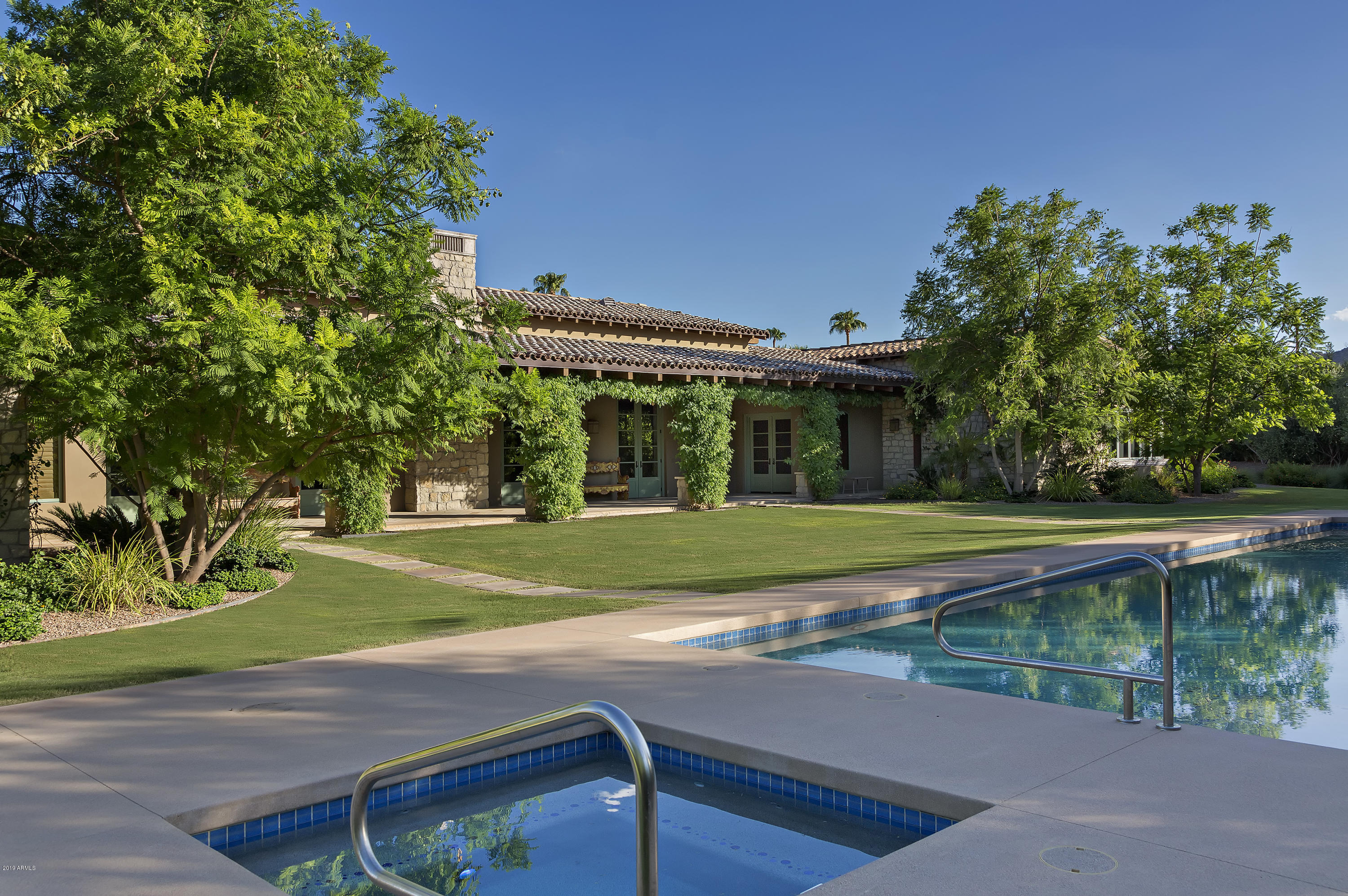 CAMELBACK COUNTRY CLUB ESTATES - Residential