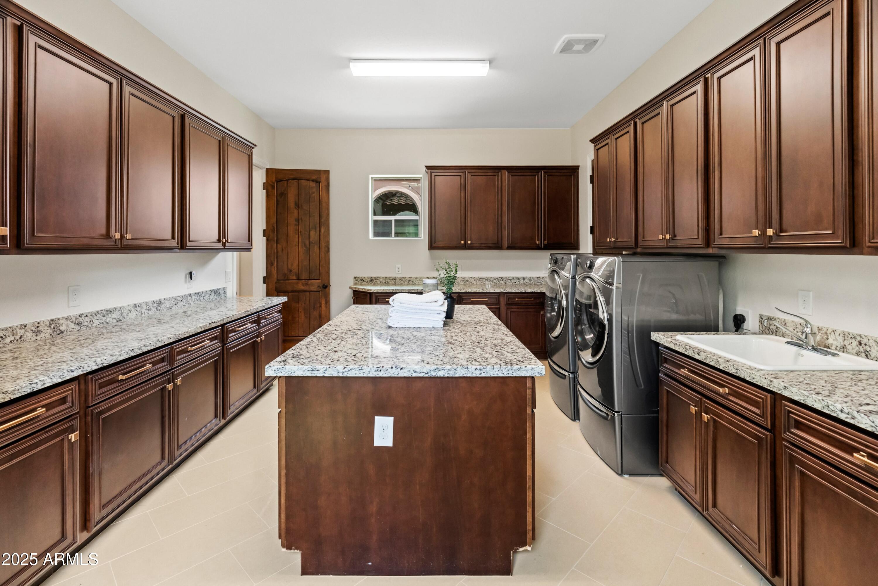 SAGUARO ESTATES - Residential