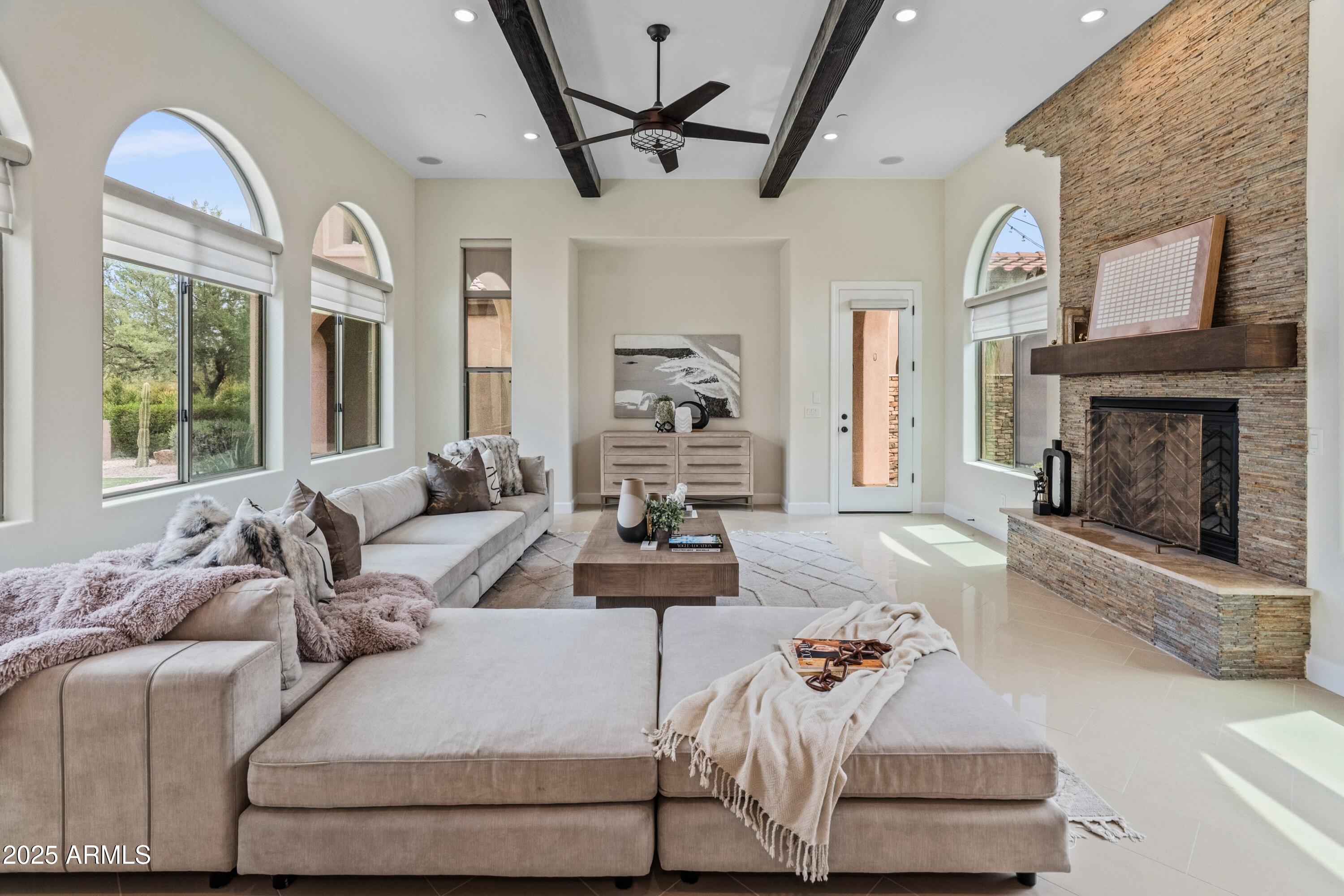 SAGUARO ESTATES - Residential