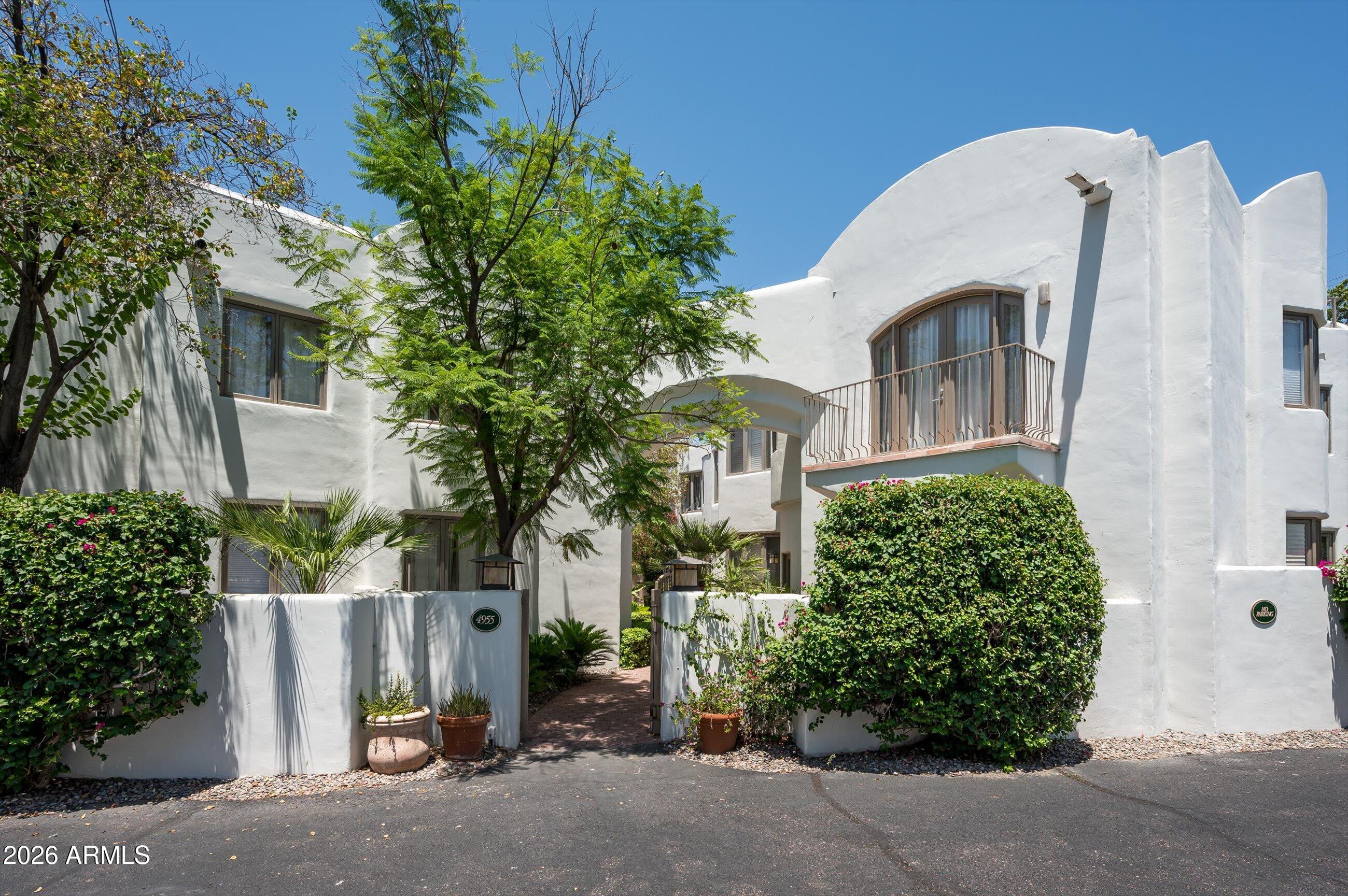 ARCADIA GARDENS - Residential