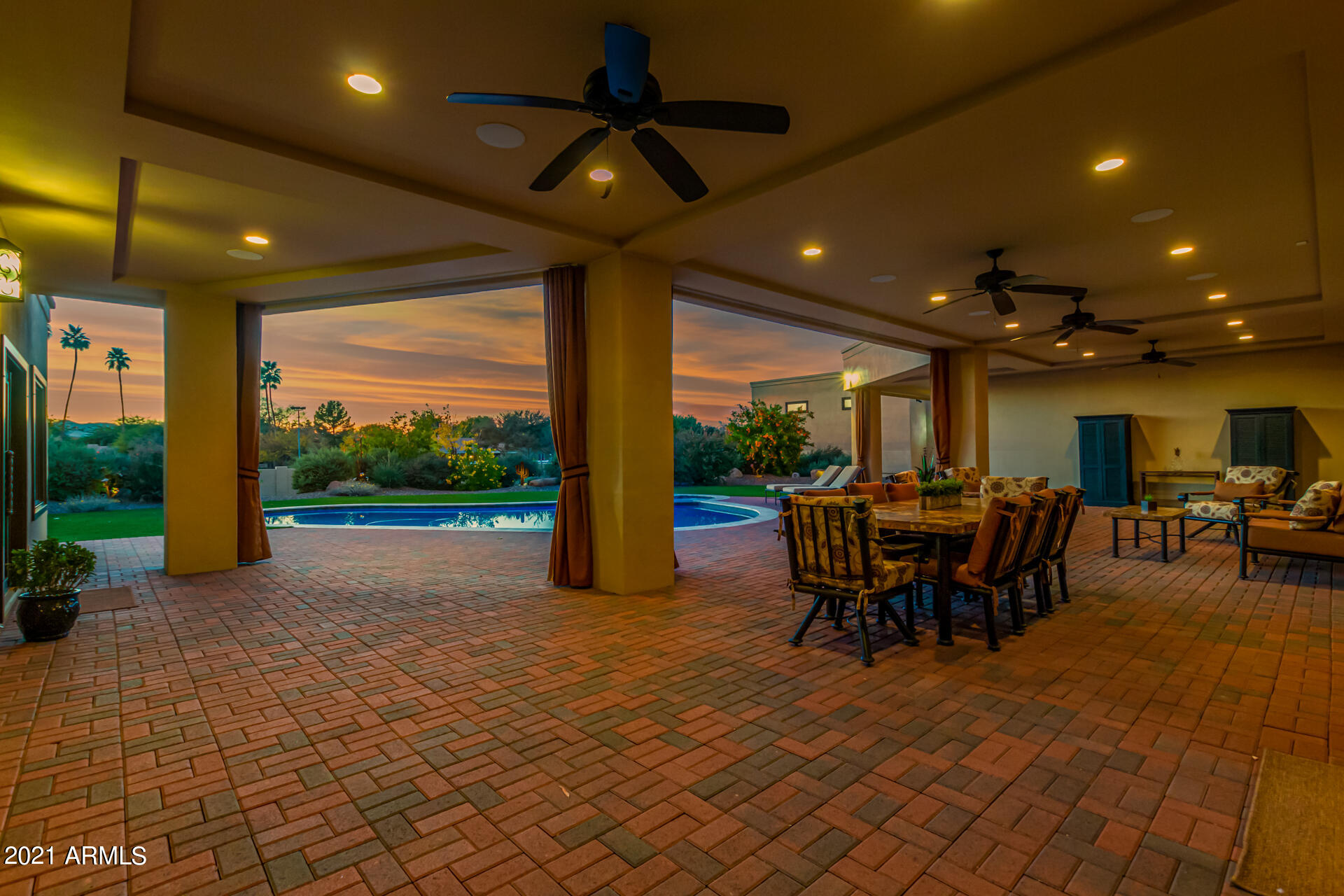 PALO VIENTO 1 - Residential